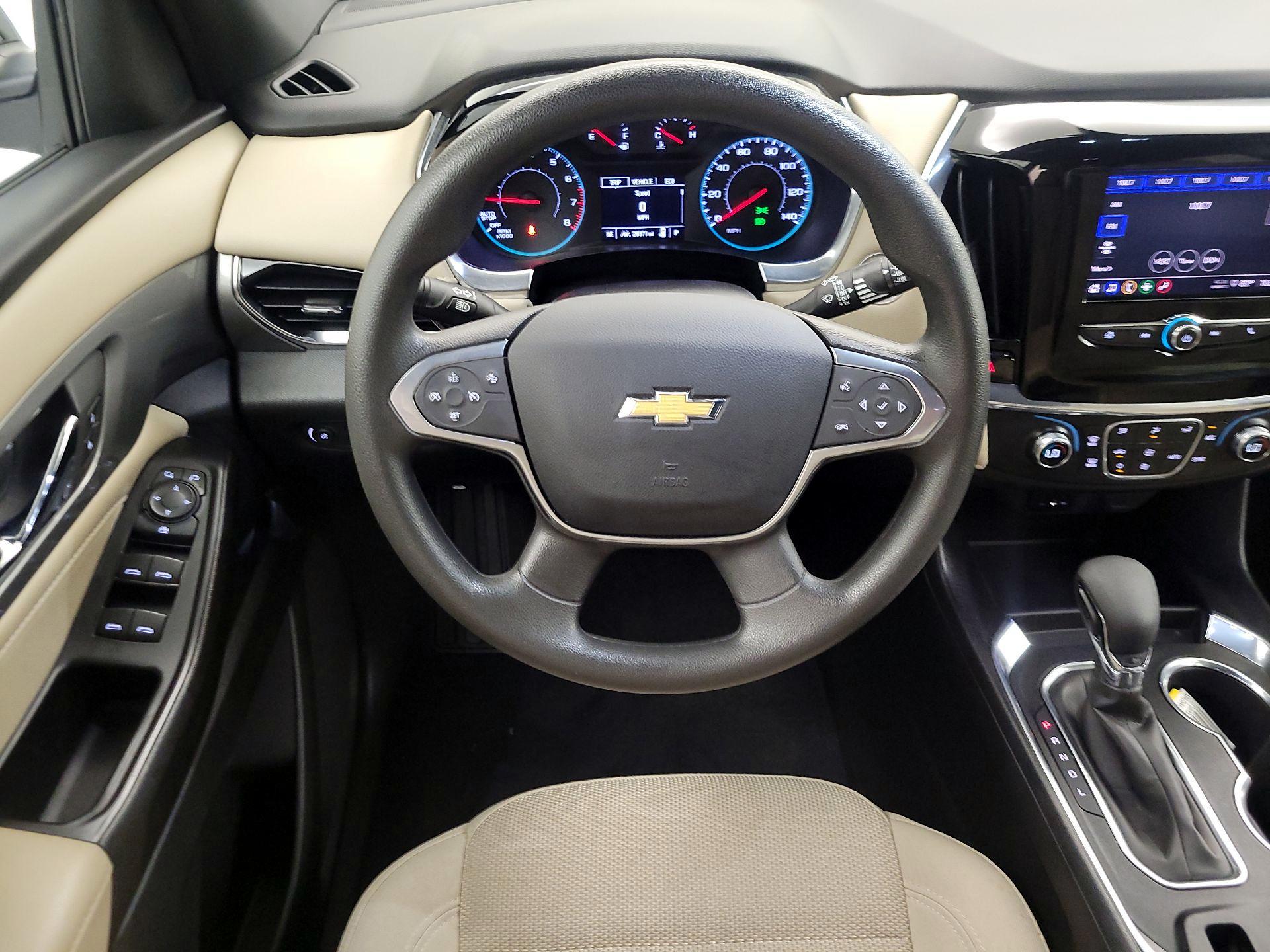 Thumbnail: 2023 Chevrolet Traverse - 10