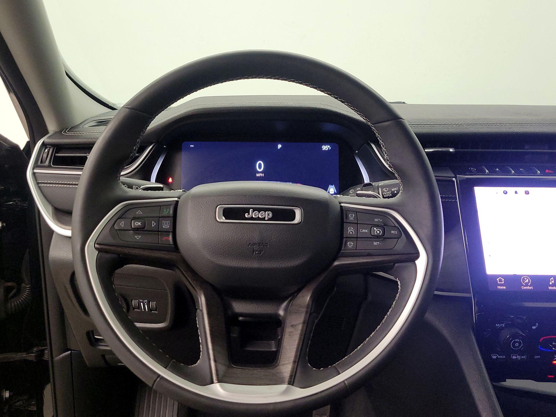 Thumbnail: 2023 Jeep Grand Cherokee - 10