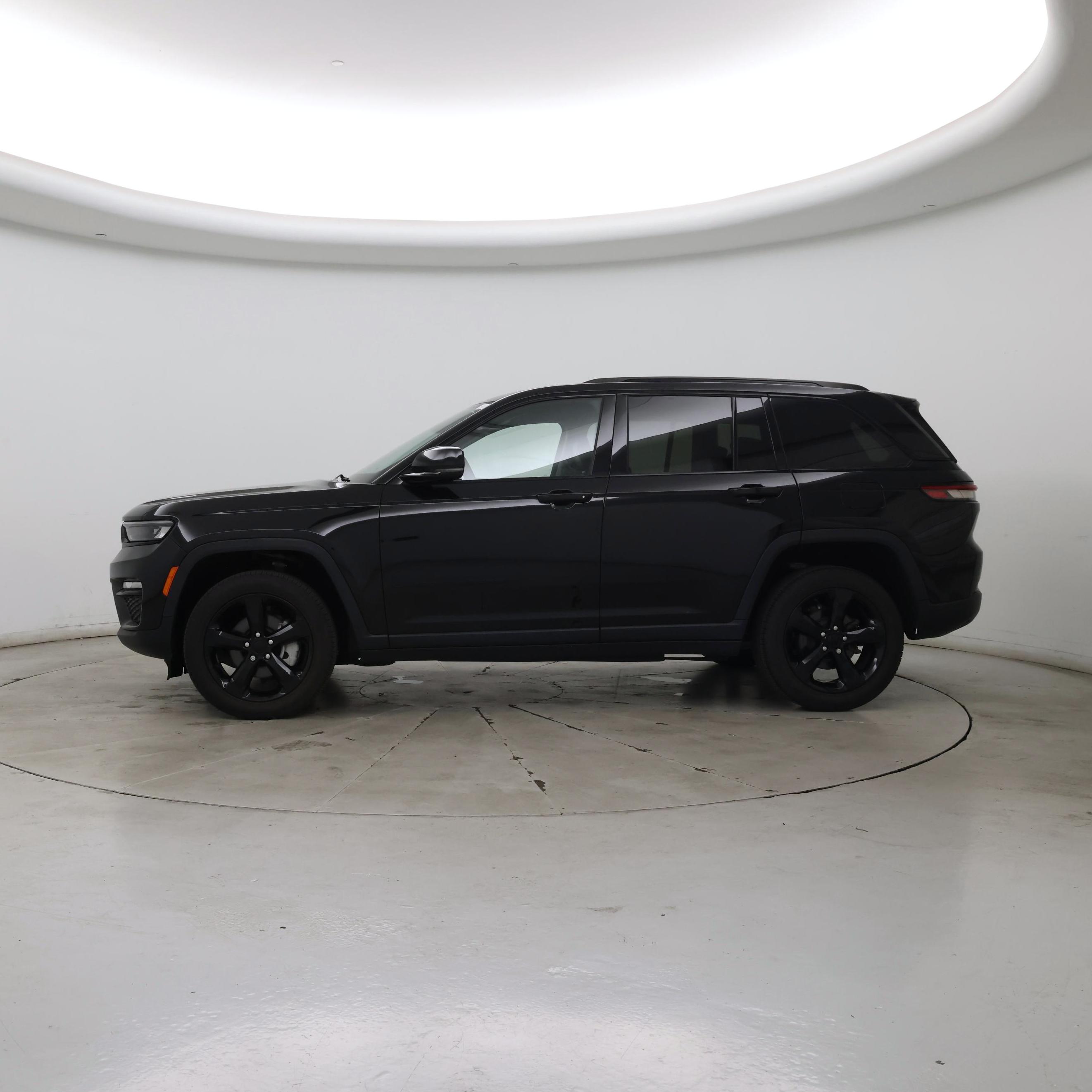 Thumbnail: 2023 Jeep Grand Cherokee - 3