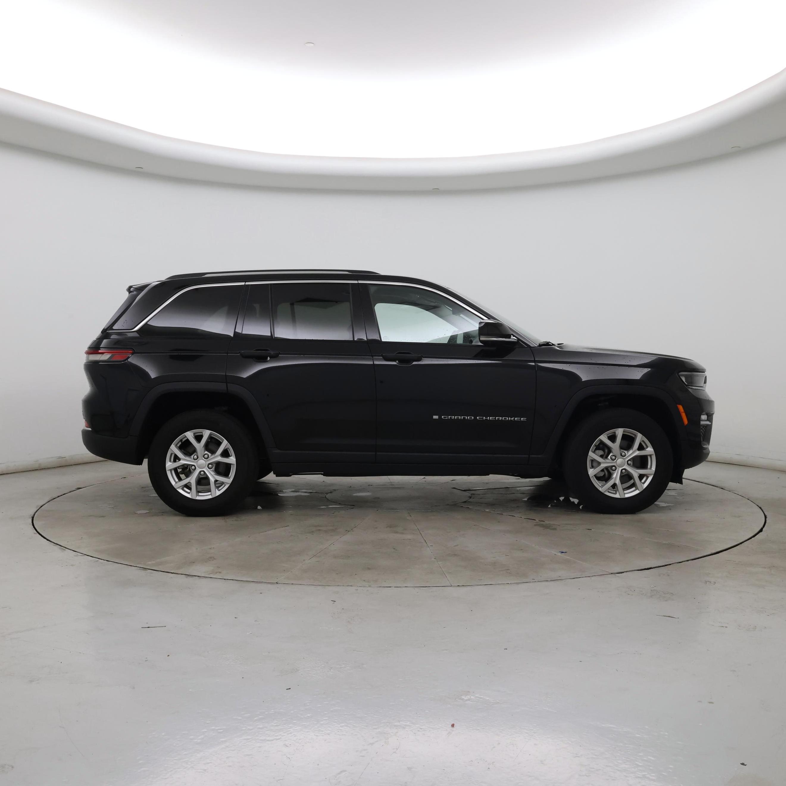 Thumbnail: 2023 Jeep Grand Cherokee - 7