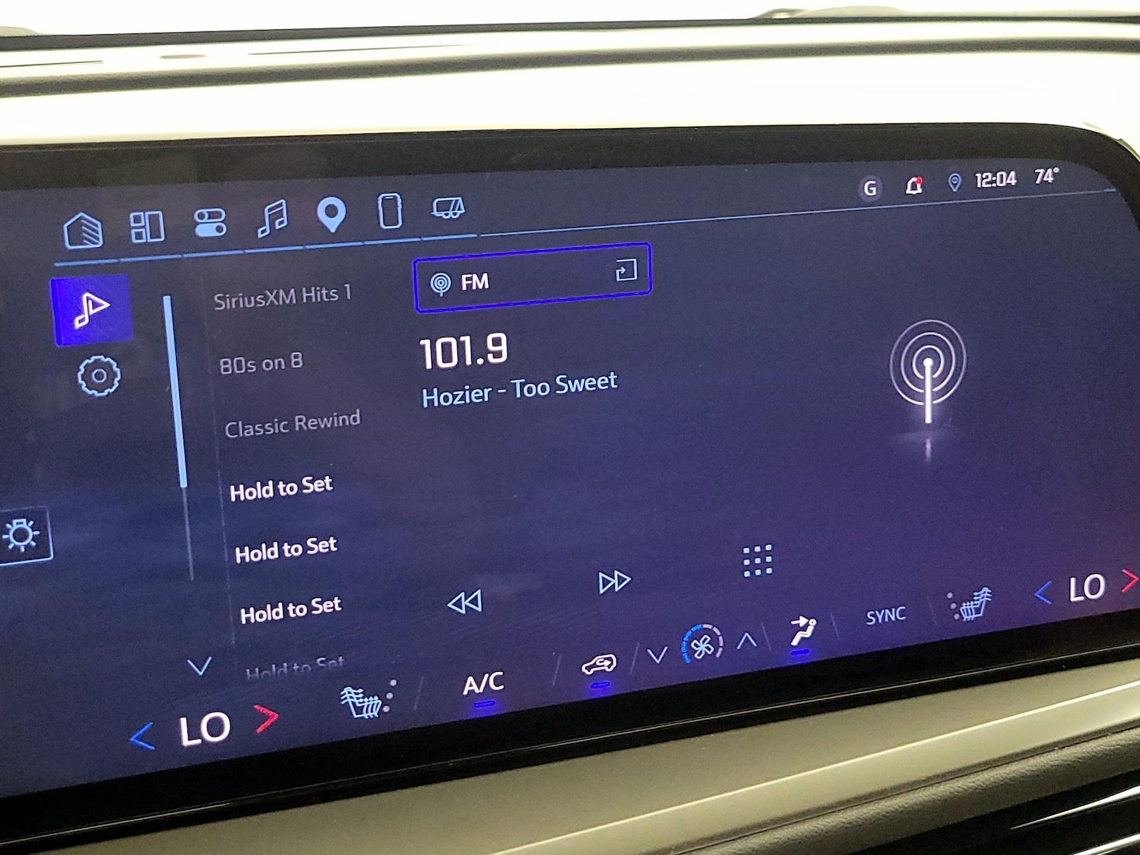 2025 Chevrolet Traverse LT - Photo 16