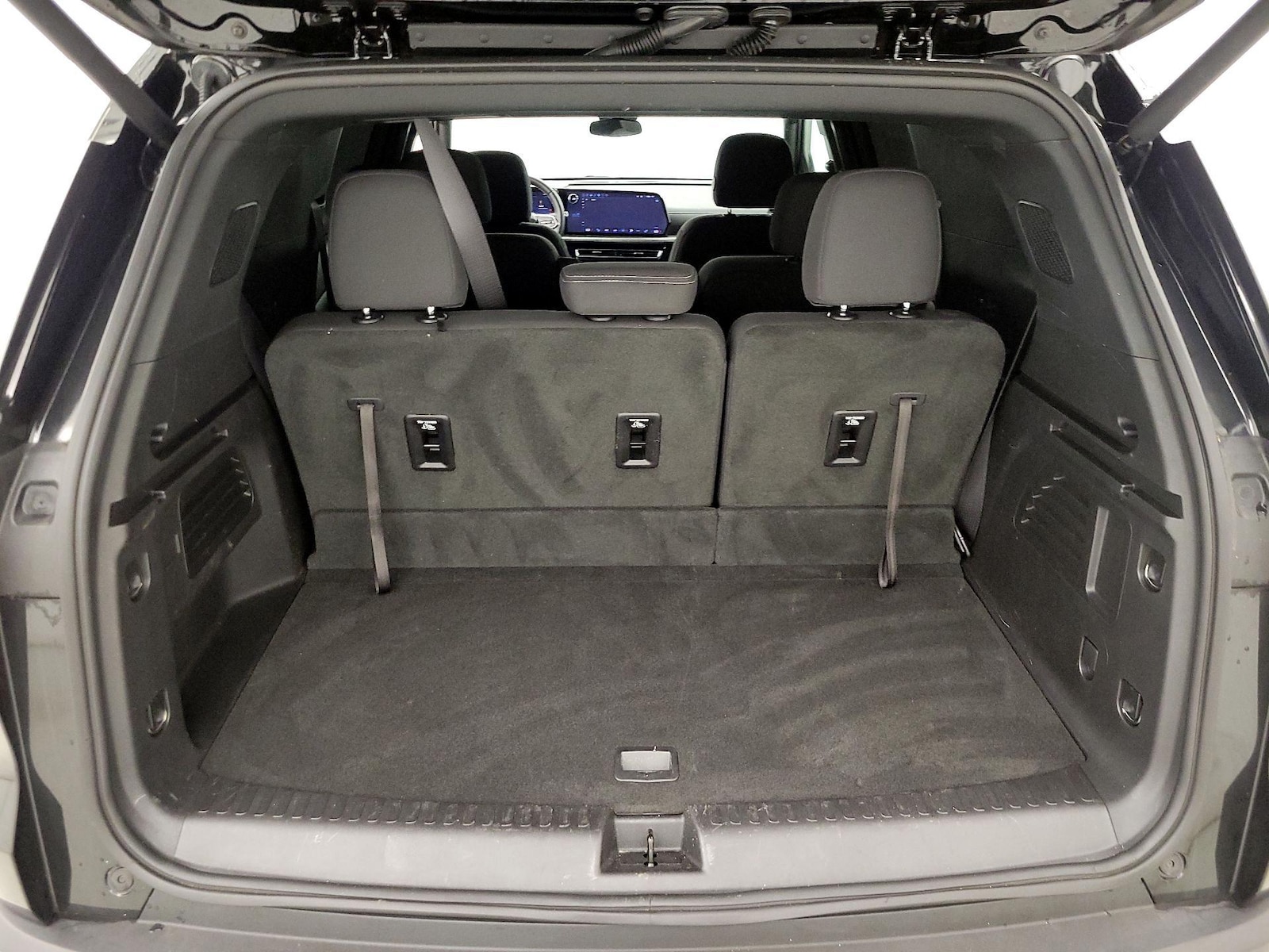 2025 Chevrolet Traverse LT - Photo 22