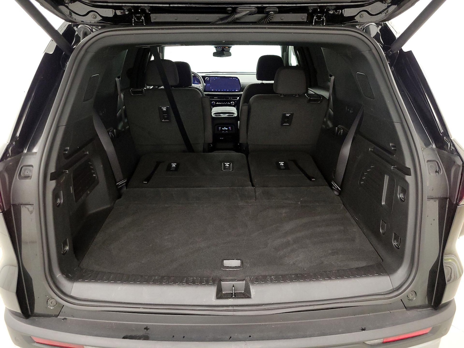 2025 Chevrolet Traverse LT - Photo 23