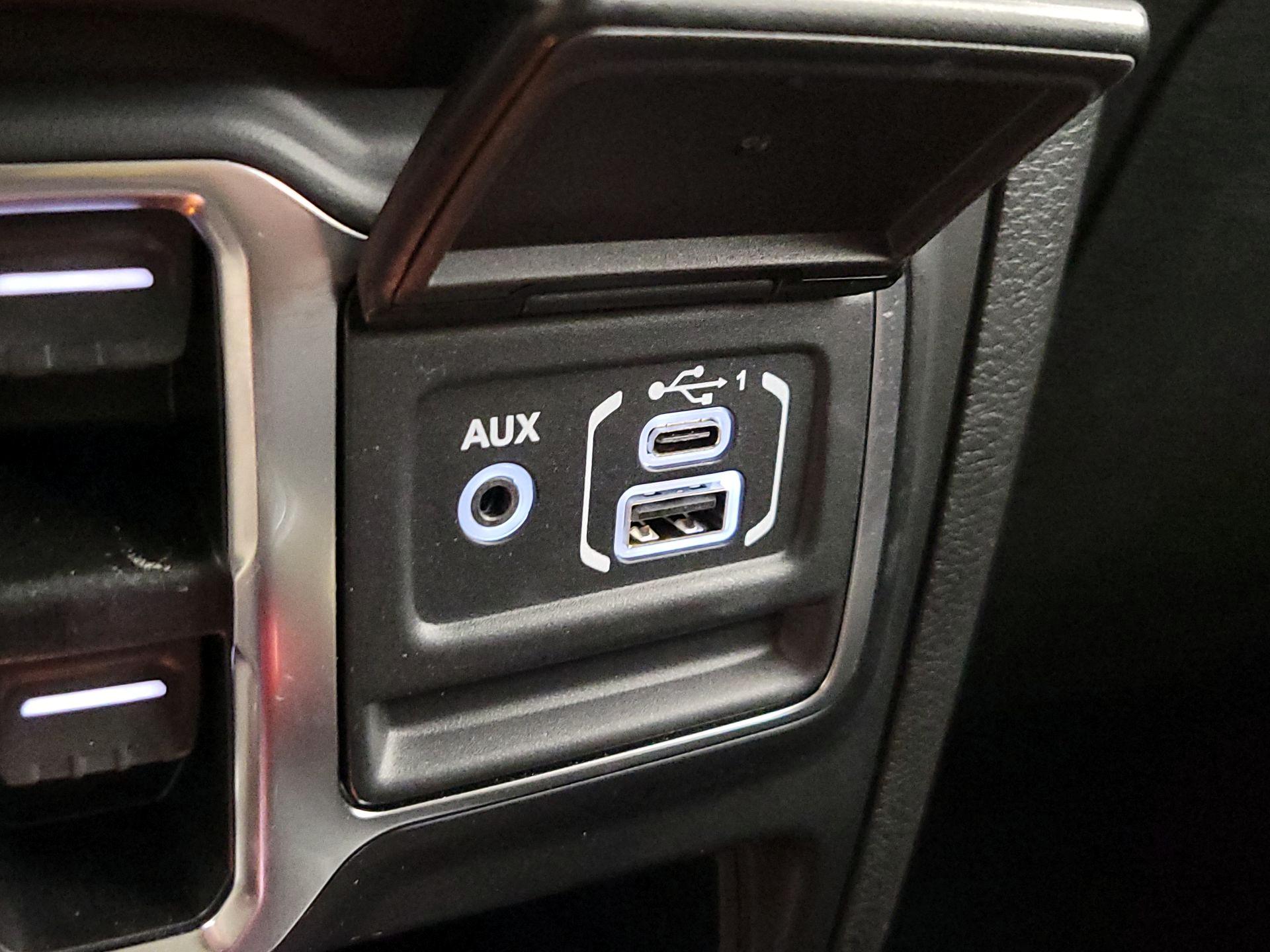 Thumbnail: 2023 Jeep Wrangler - 19
