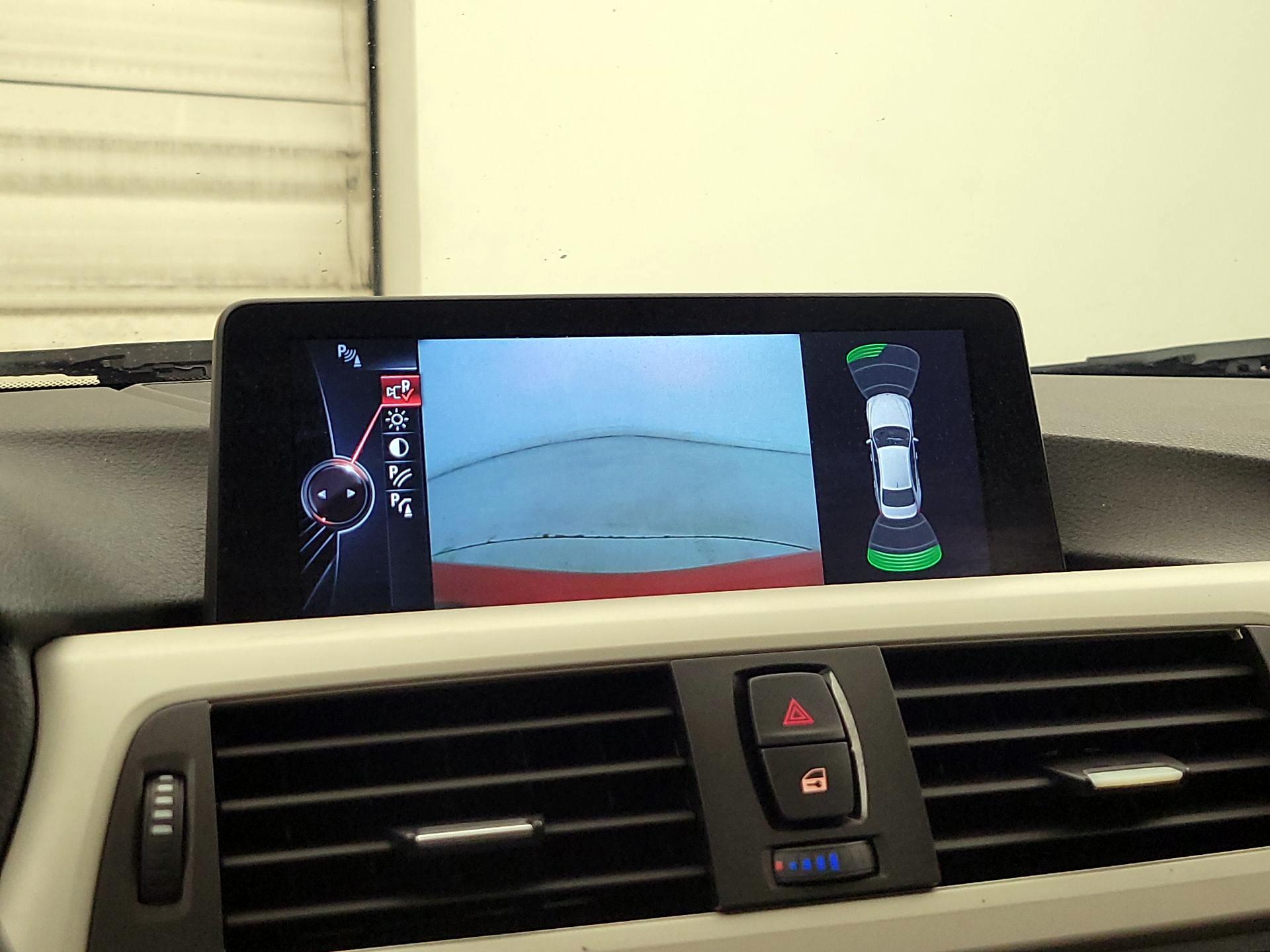 Thumbnail: 2015 BMW 3 Series - 15