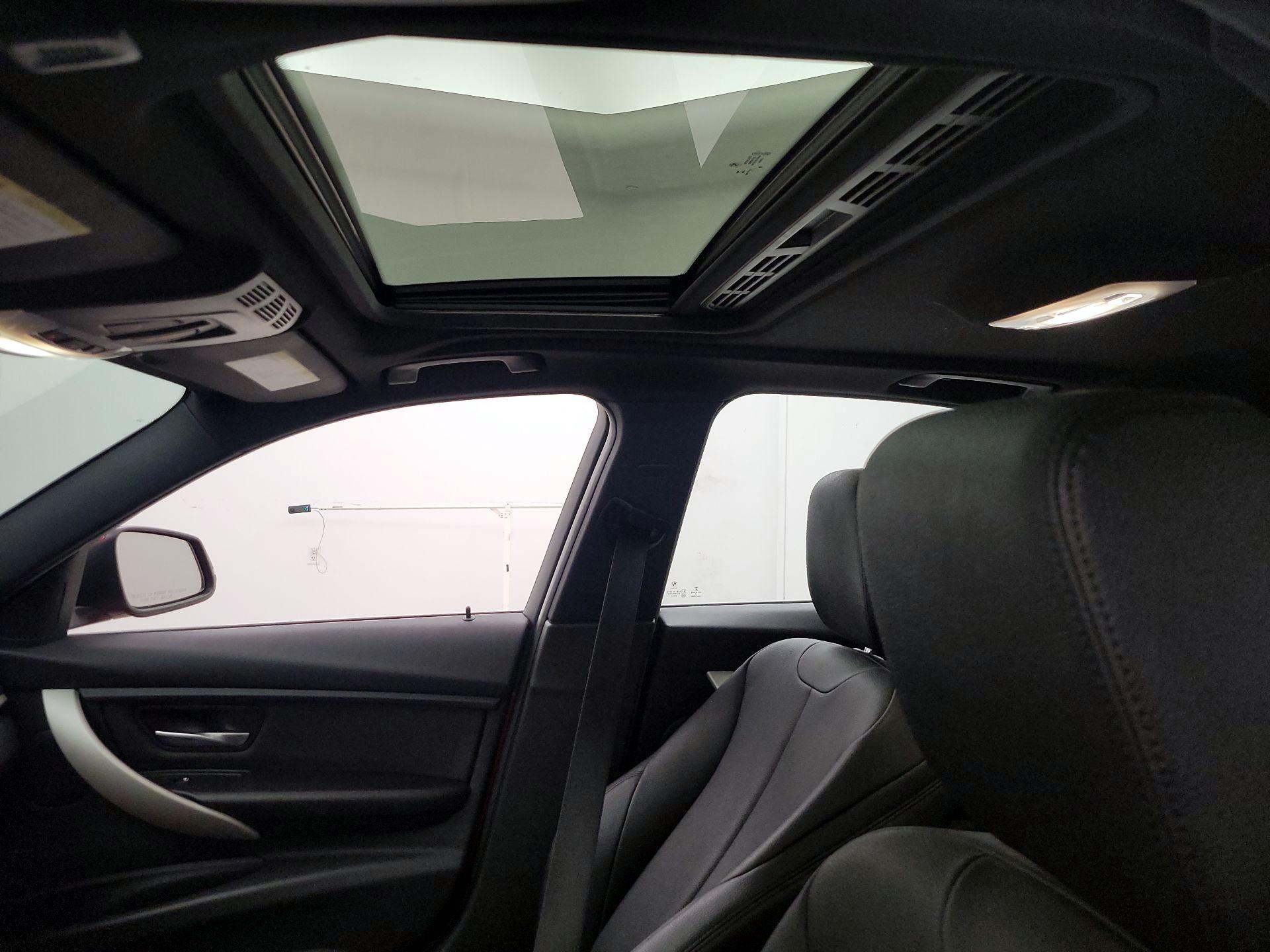 Thumbnail: 2015 BMW 3 Series - 20