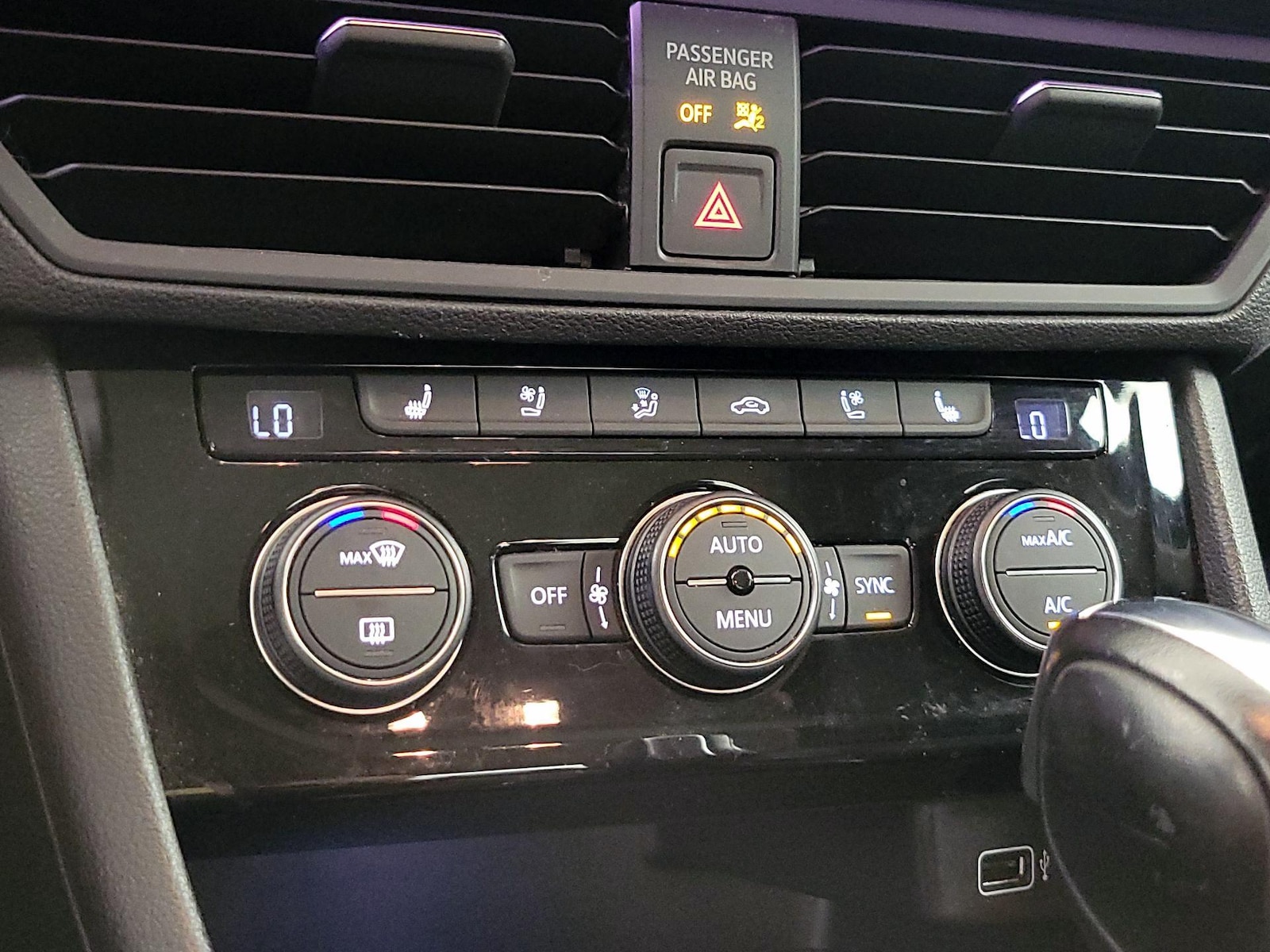 2019 Volkswagen Jetta SEL Premium - Photo 18