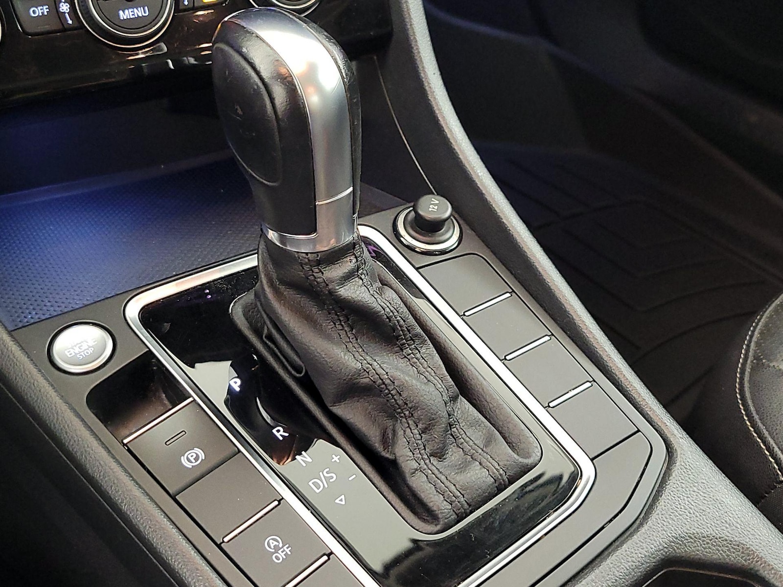 2019 Volkswagen Jetta SEL Premium - Photo 19