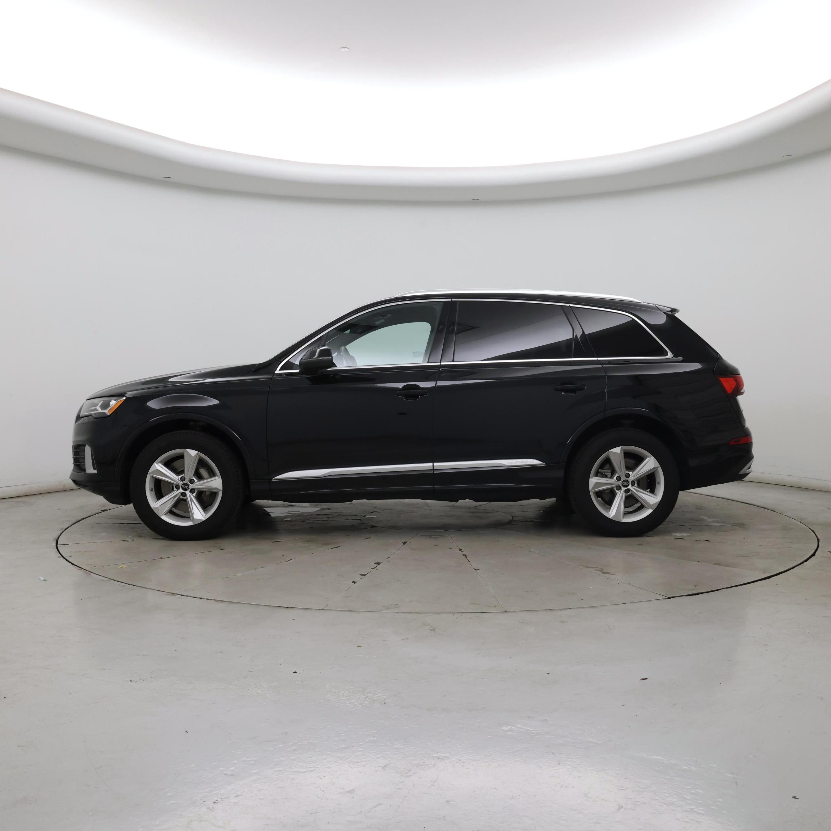 Thumbnail: 2023 Audi Q7 - 3