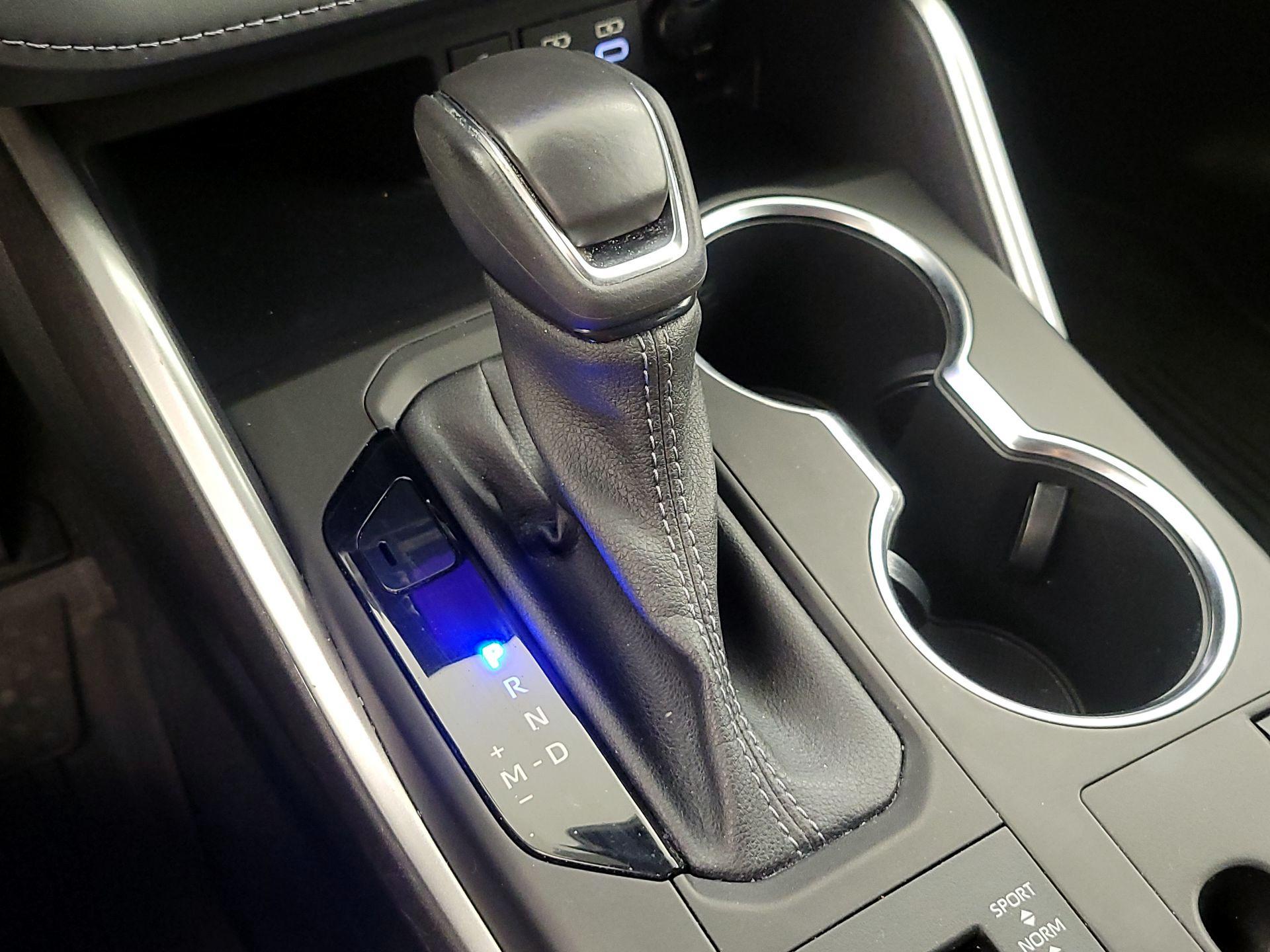 Thumbnail: 2023 Toyota Highlander - 17