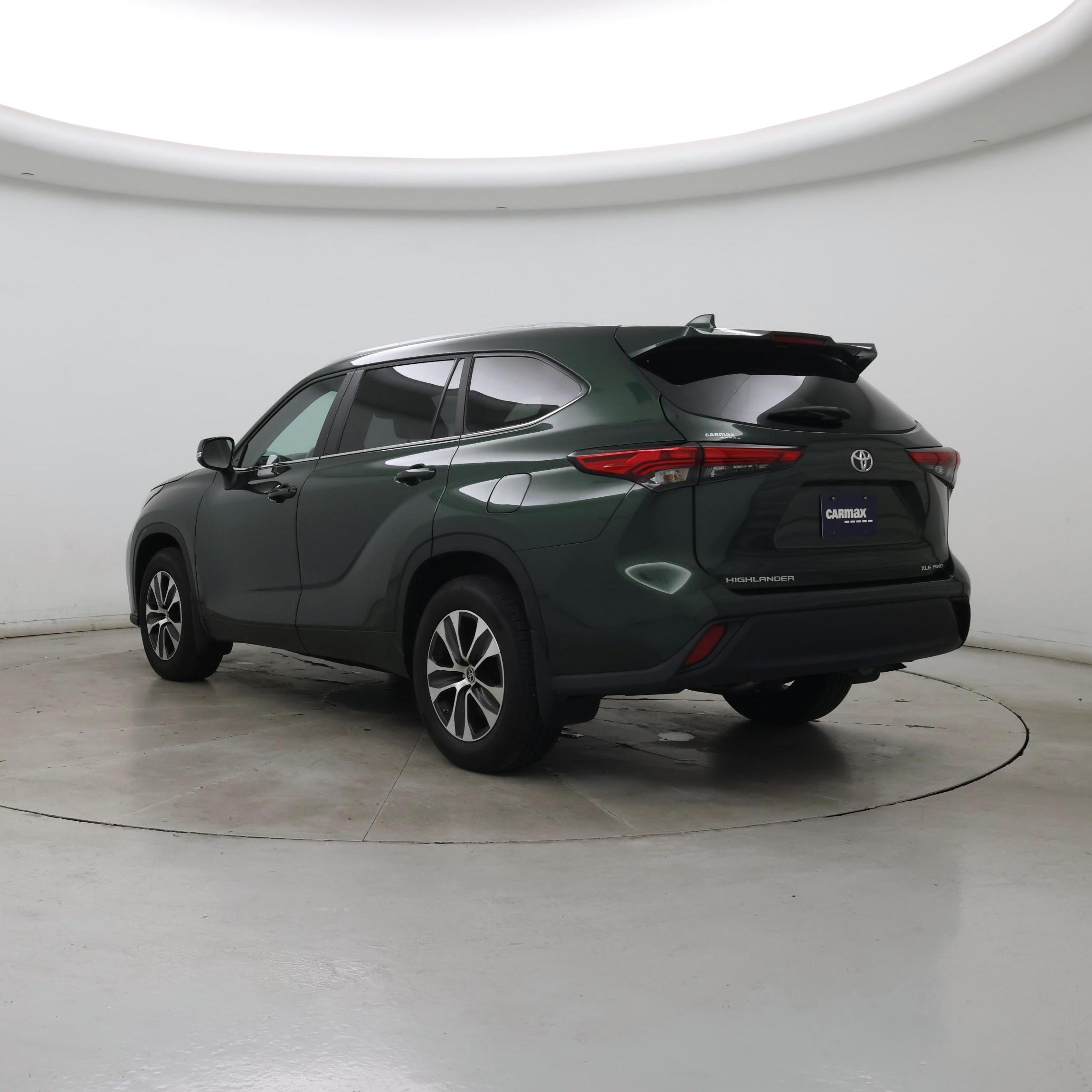 Thumbnail: 2023 Toyota Highlander - 2