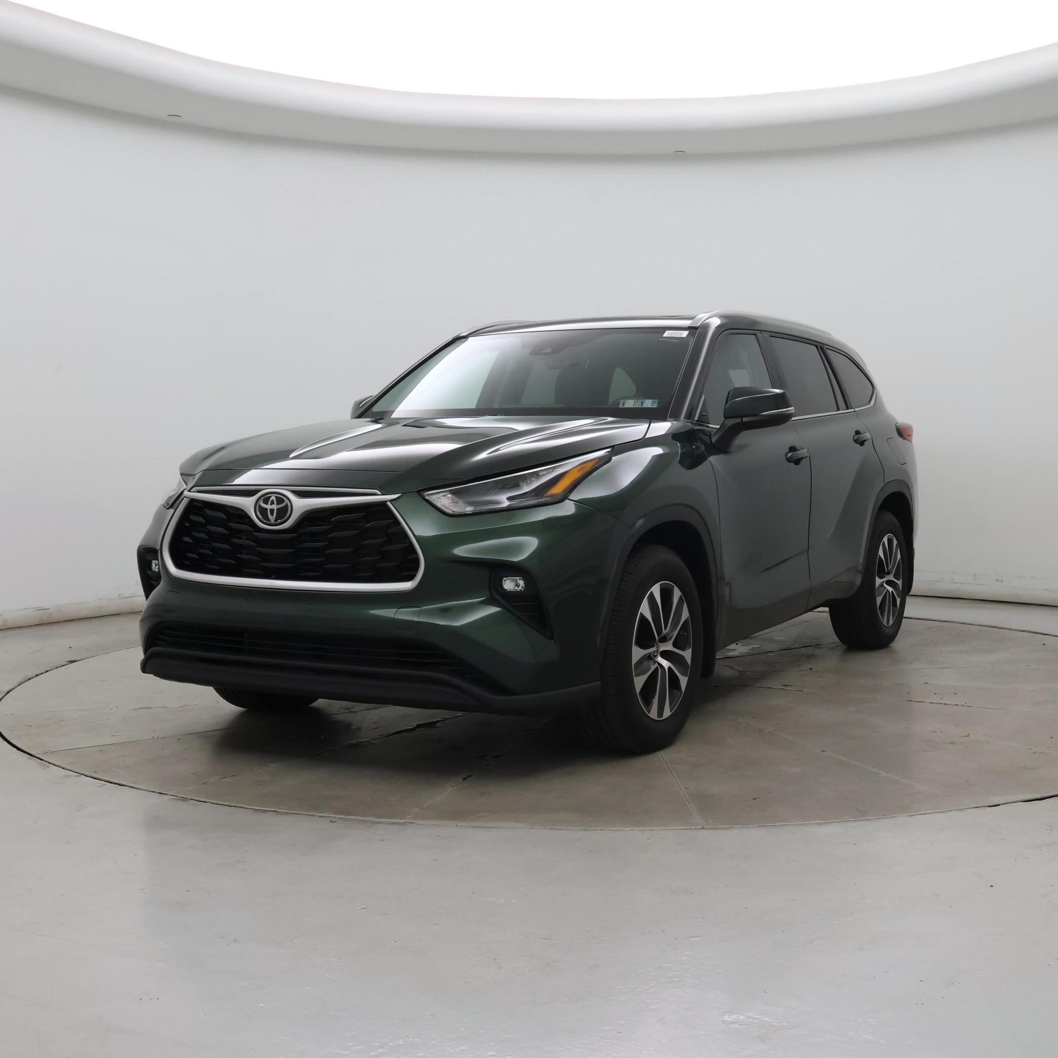 Thumbnail: 2023 Toyota Highlander - 4