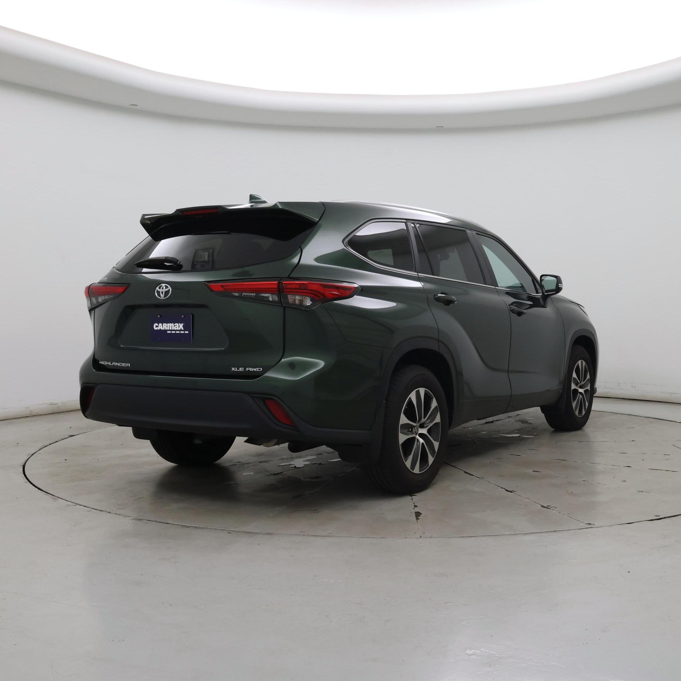 Thumbnail: 2023 Toyota Highlander - 8
