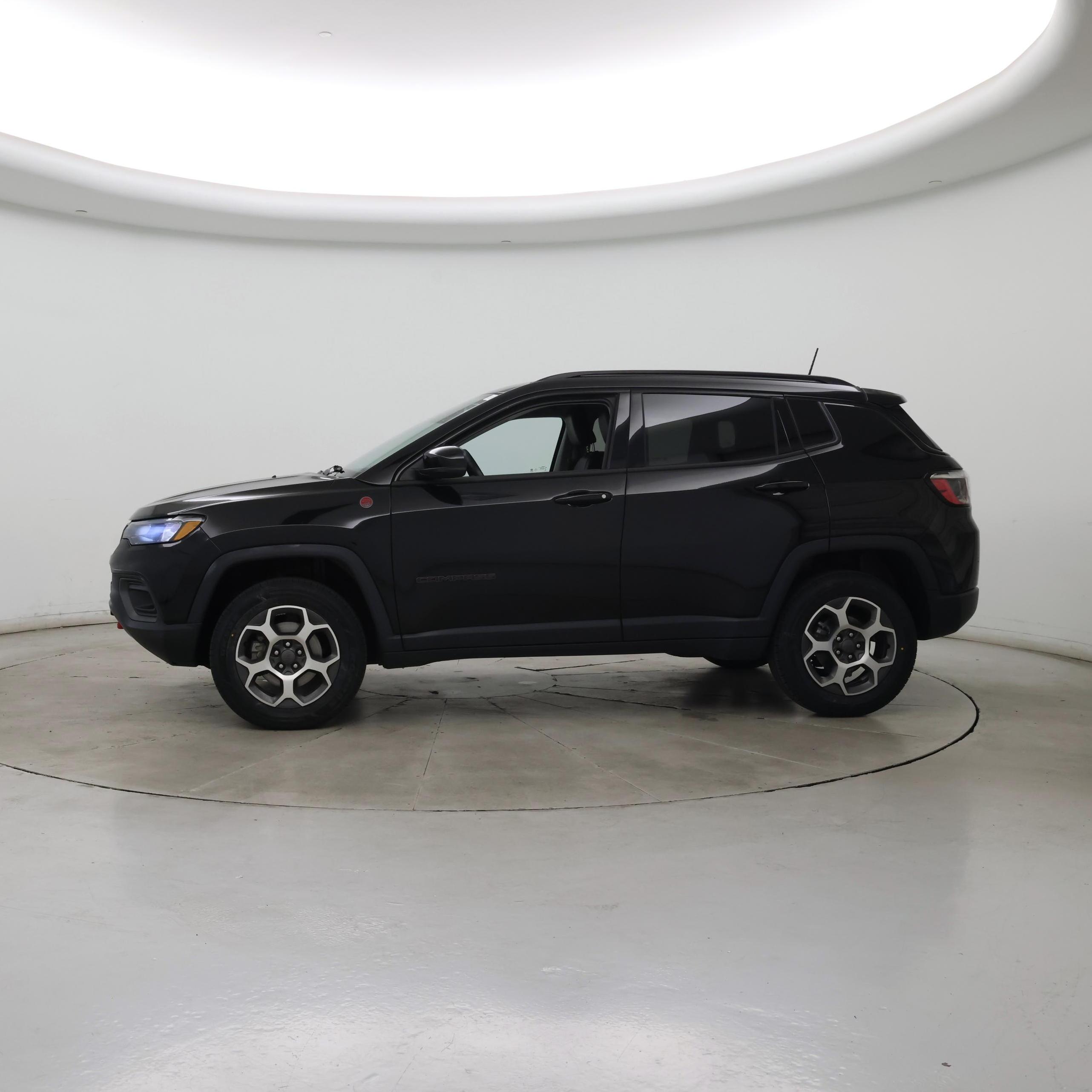 Thumbnail: 2022 Jeep Compass - 3