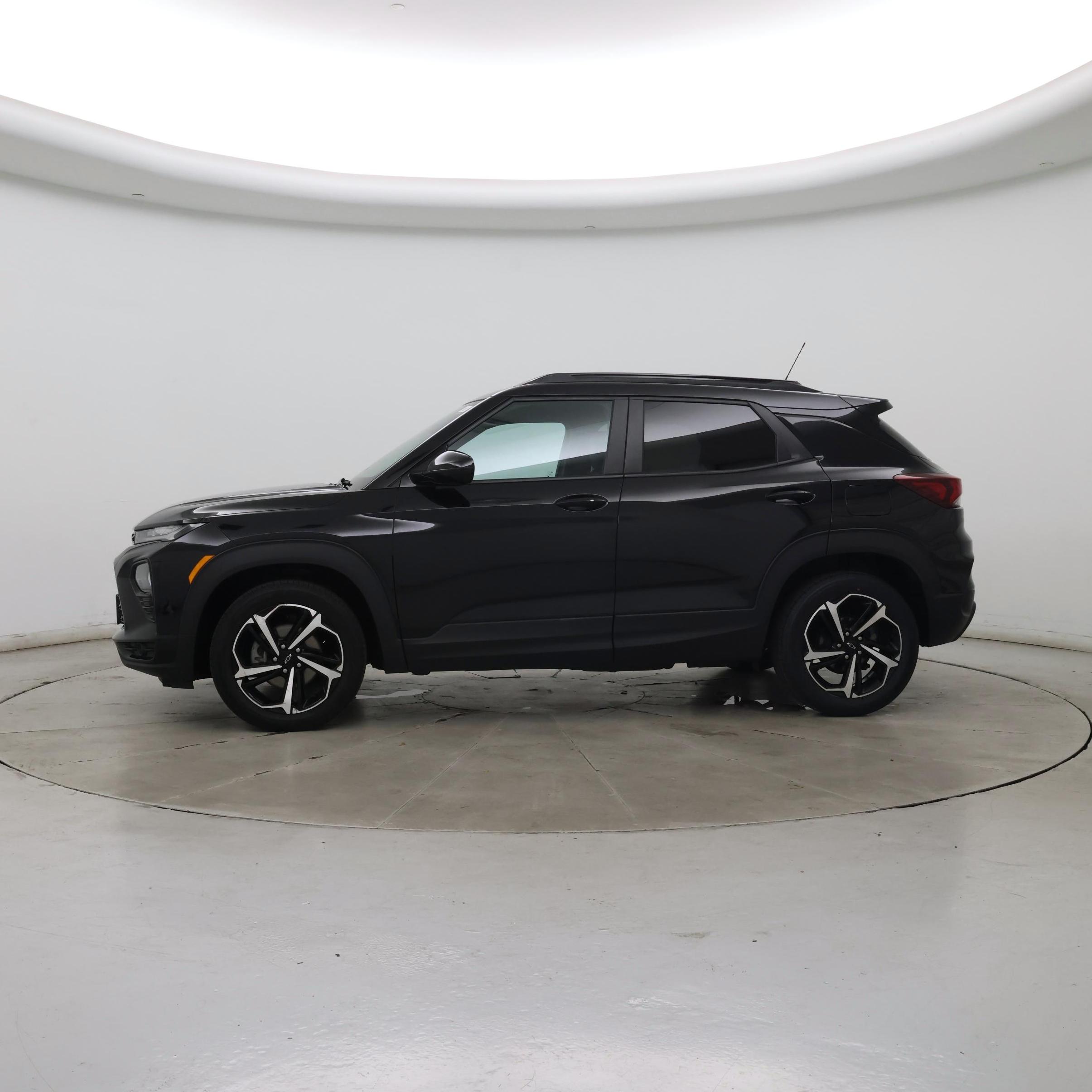 Thumbnail: 2023 Chevrolet TrailBlazer - 3