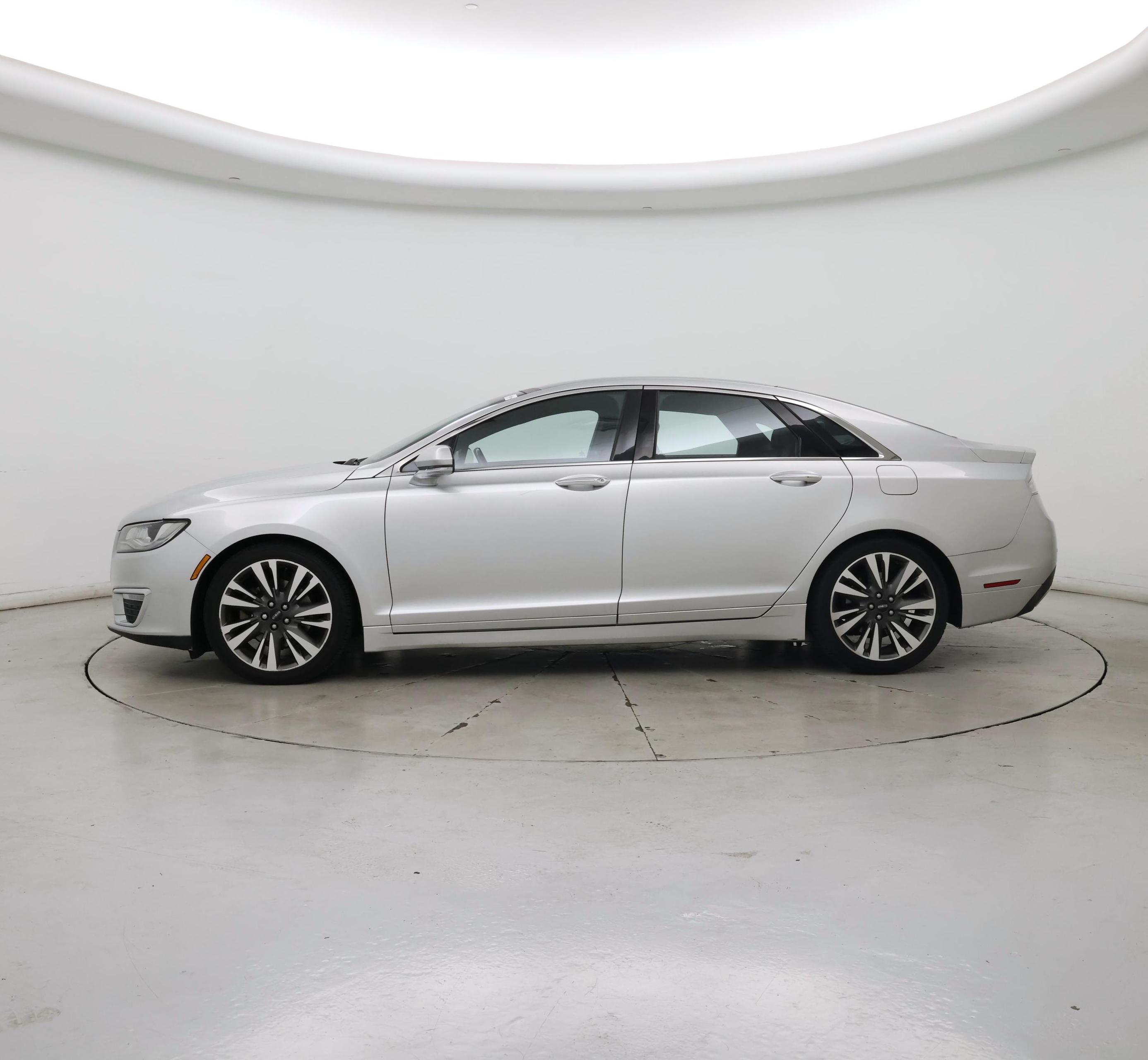 Thumbnail: 2017 Lincoln MKZ - 3