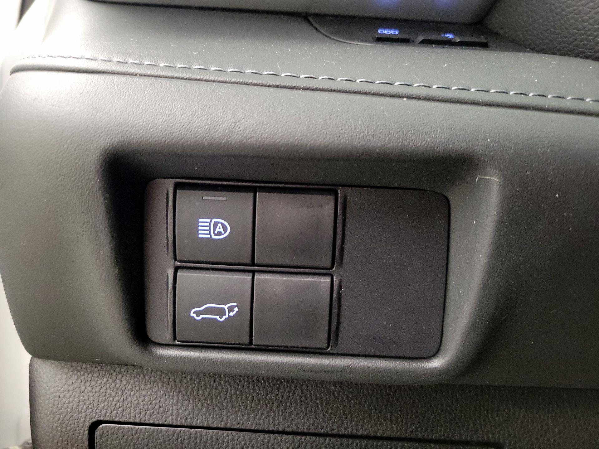 Thumbnail: 2021 Toyota Highlander - 13