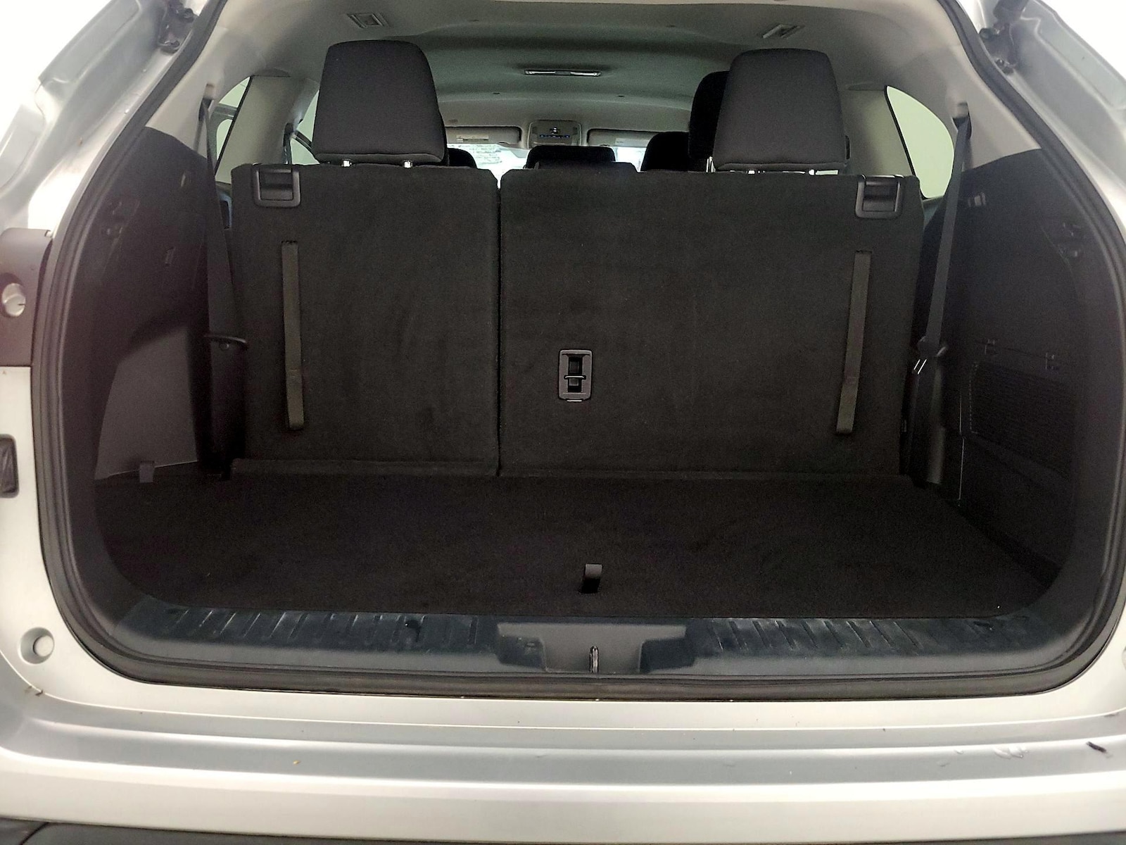 2021 Toyota Highlander LE - Photo 22