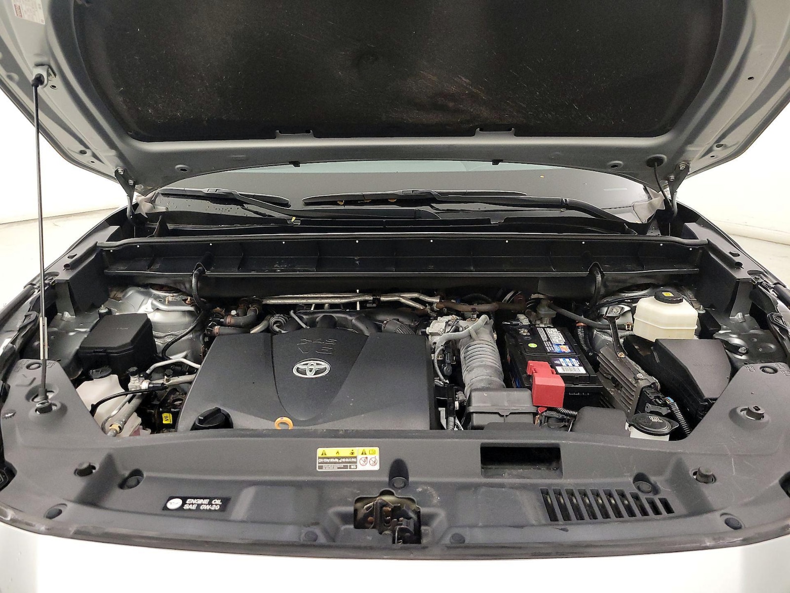 2021 Toyota Highlander LE - Photo 24