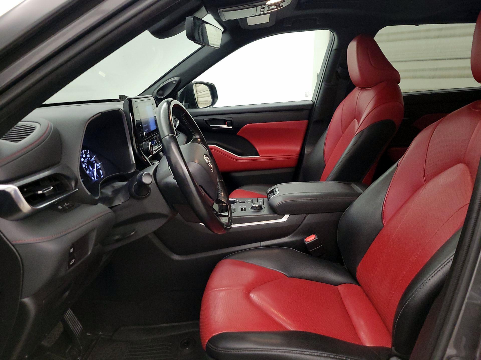 Thumbnail: 2021 Toyota Highlander - 11