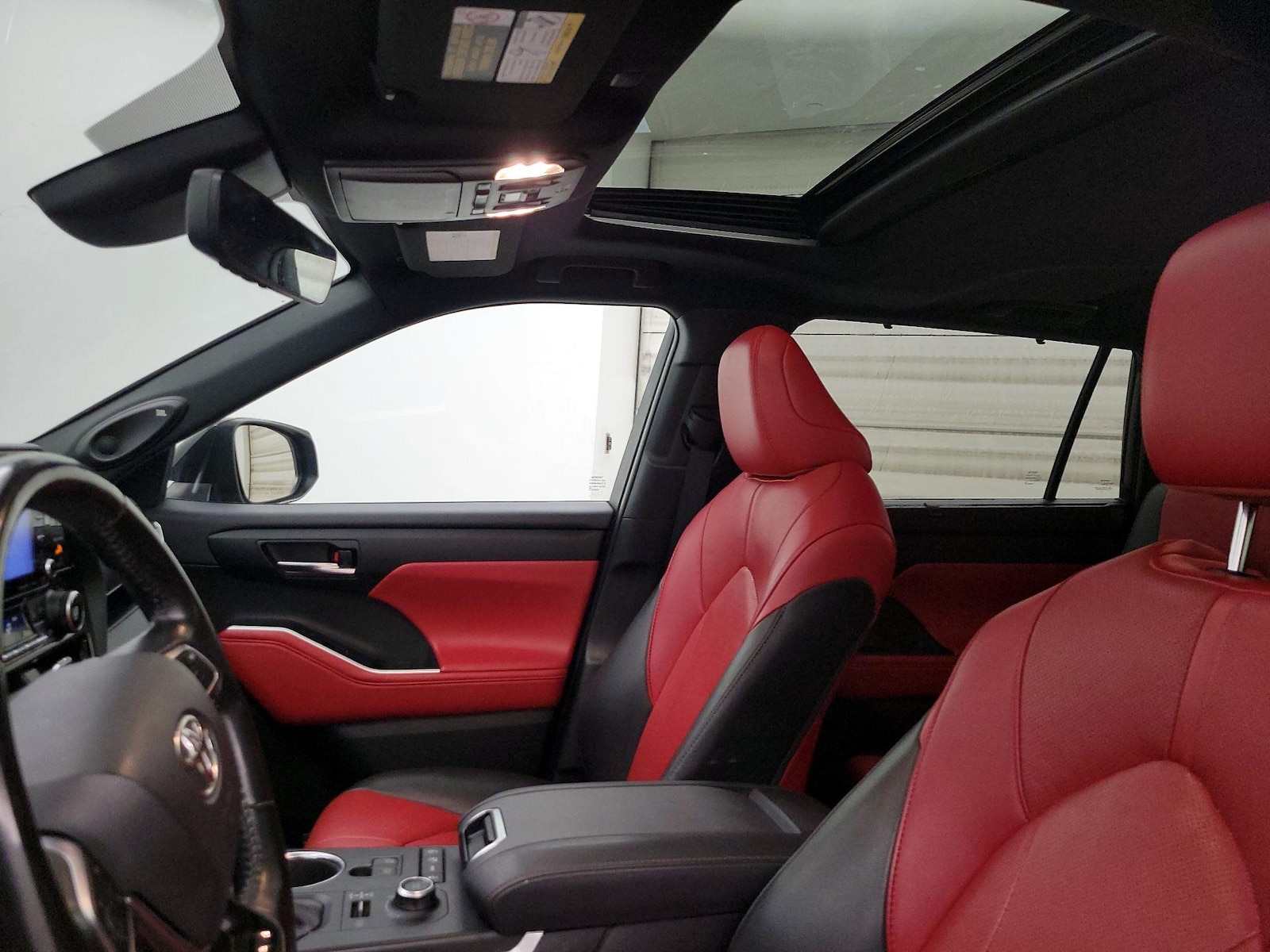 Sunroof(s) & Overhead Airbags