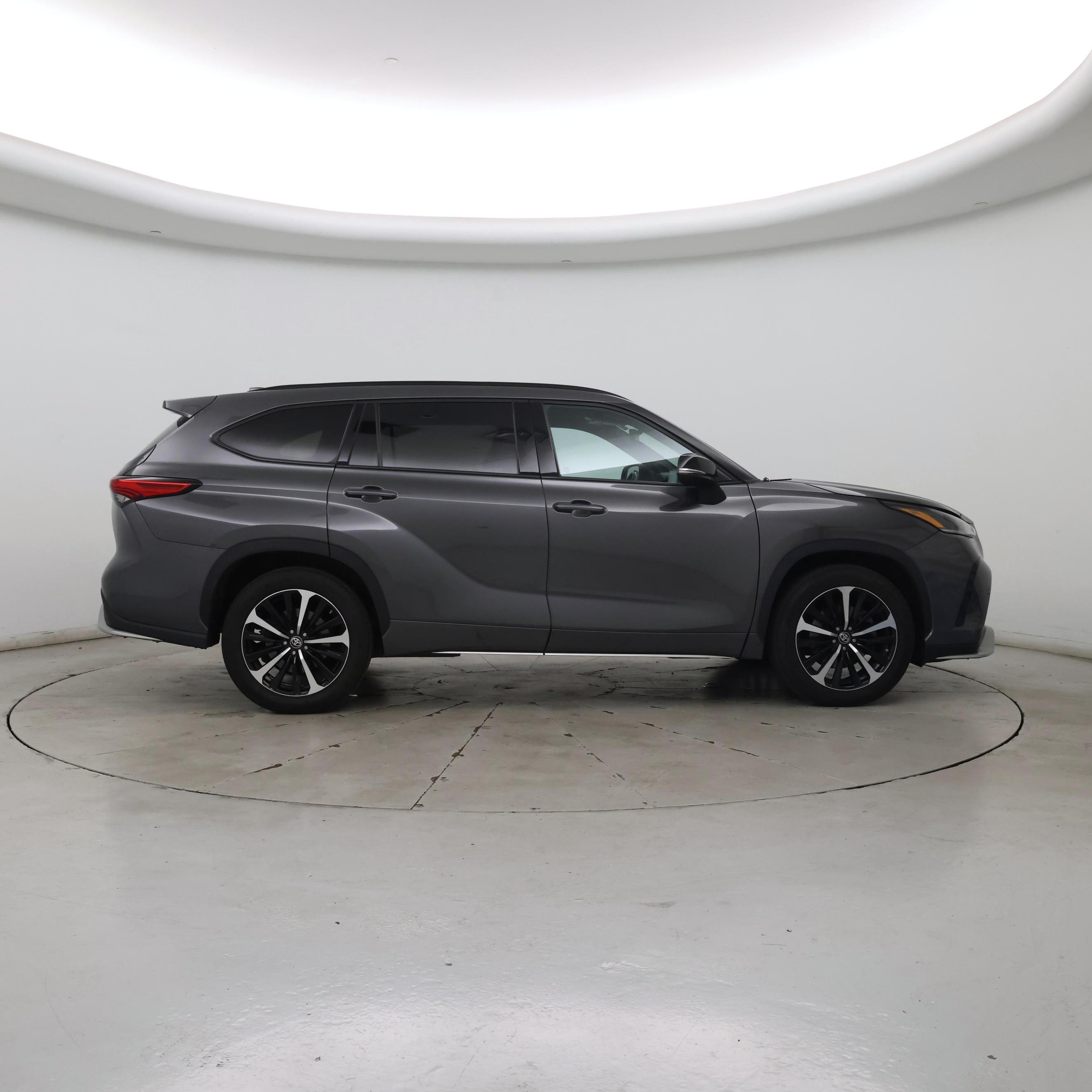 Thumbnail: 2021 Toyota Highlander - 7