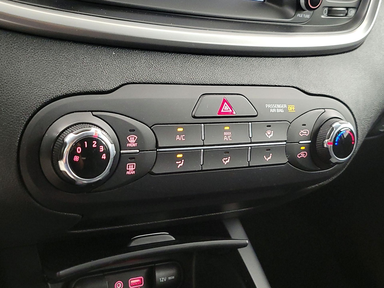 2020 Kia Sorento LX - Photo 17