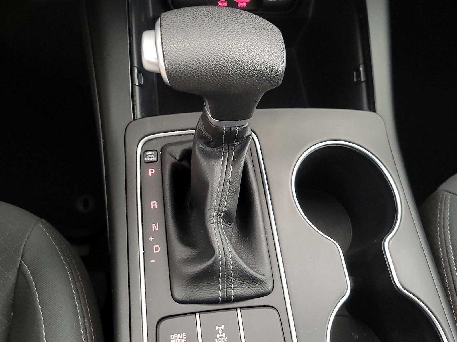 2020 Kia Sorento LX - Photo 18