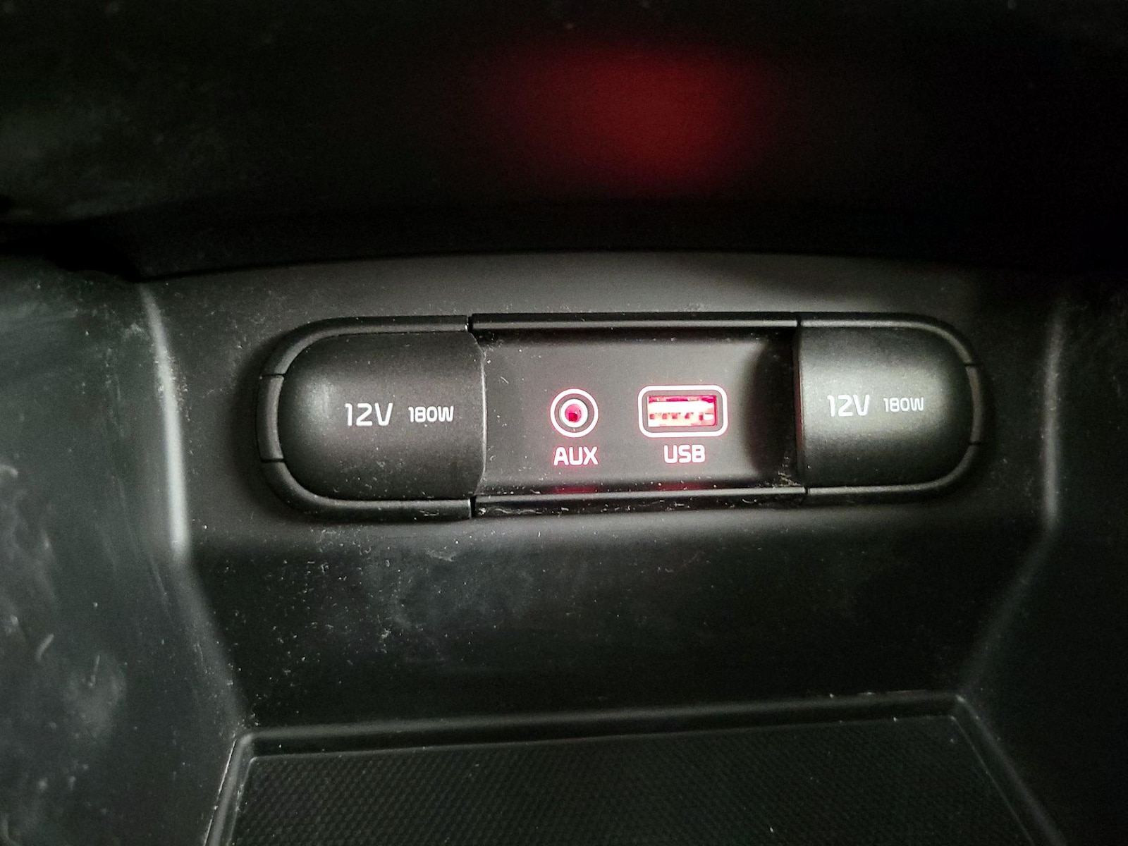 2020 Kia Sorento LX - Photo 19