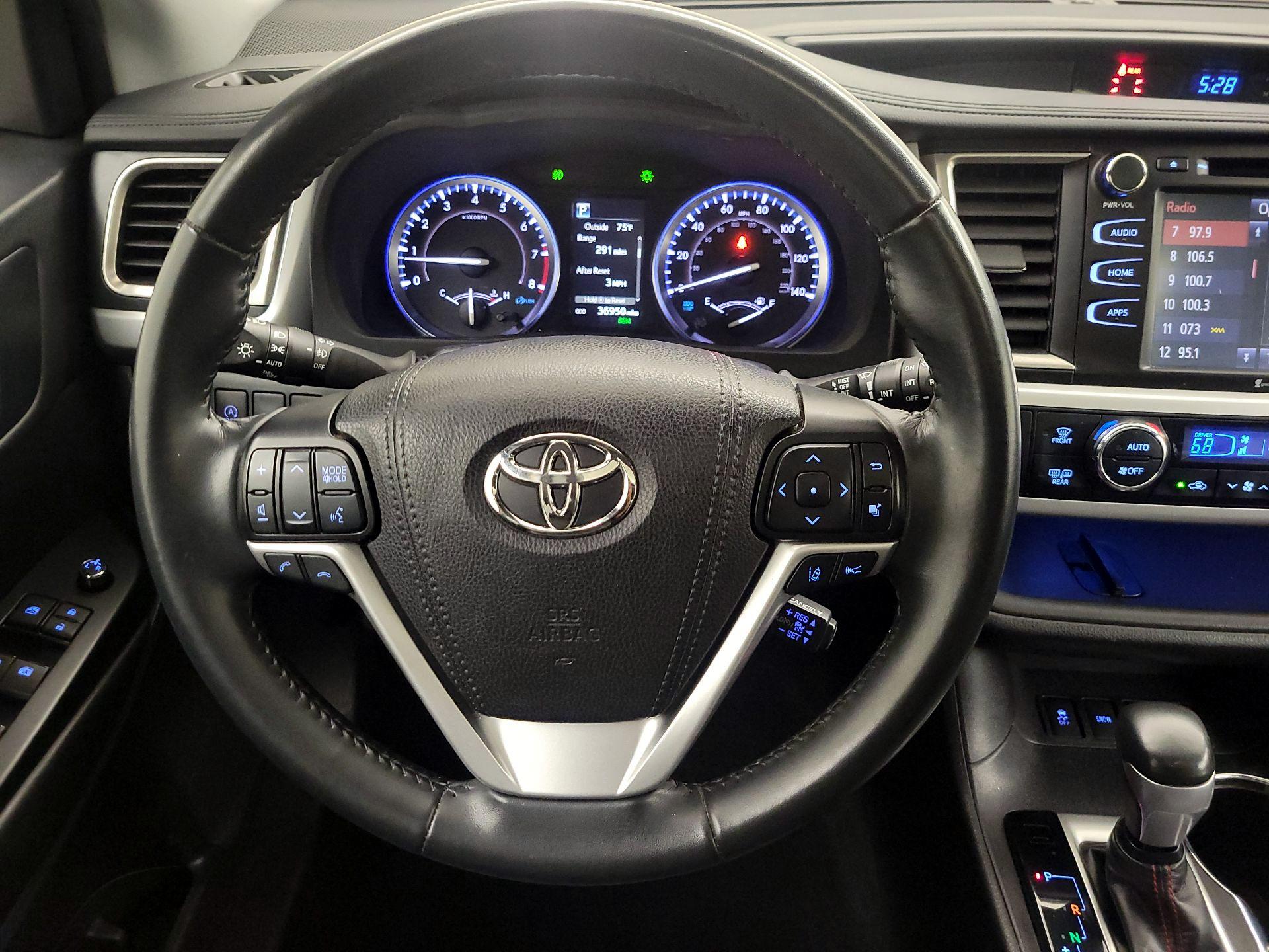 Thumbnail: 2019 Toyota Highlander - 10