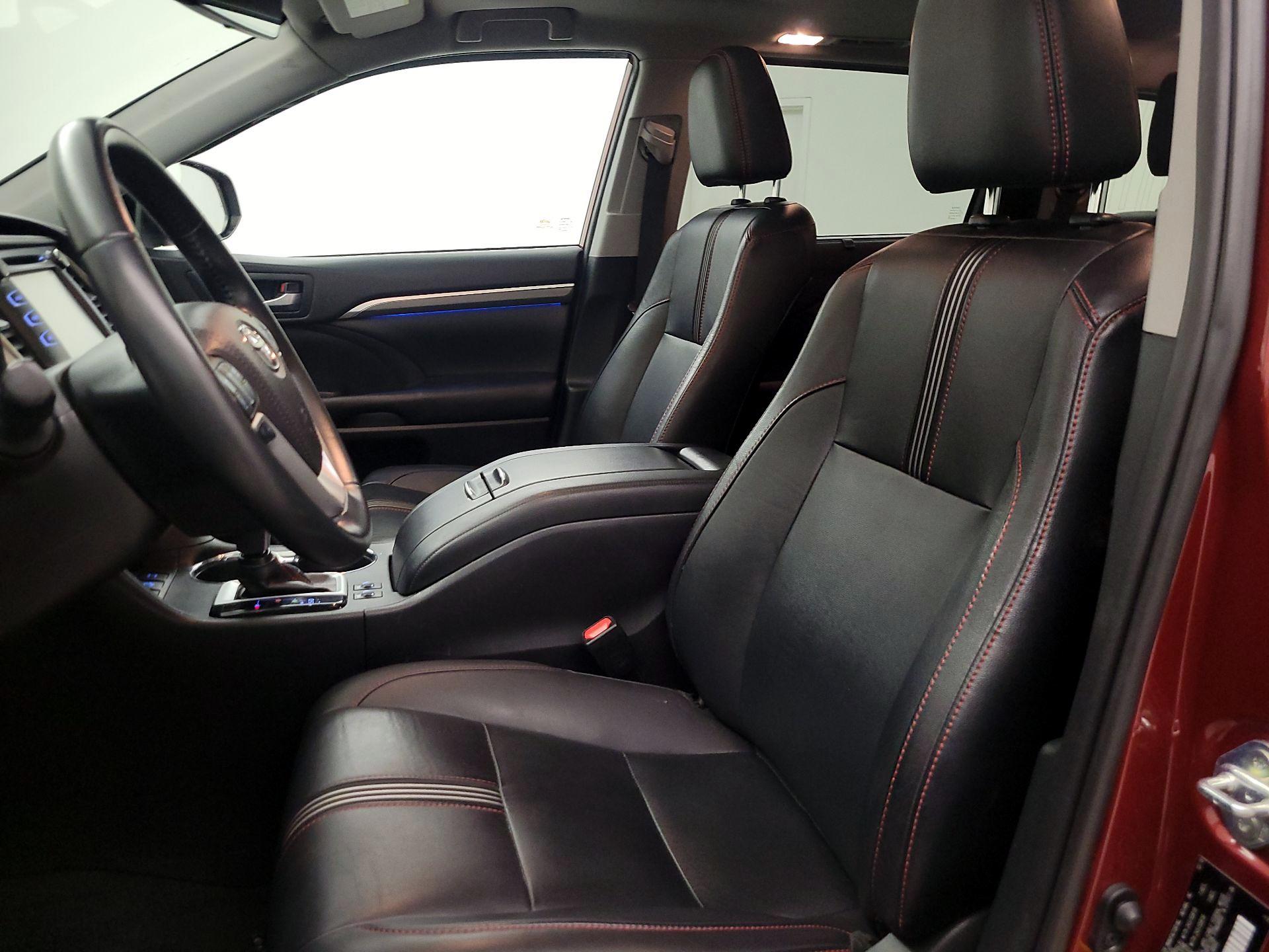 Thumbnail: 2019 Toyota Highlander - 11