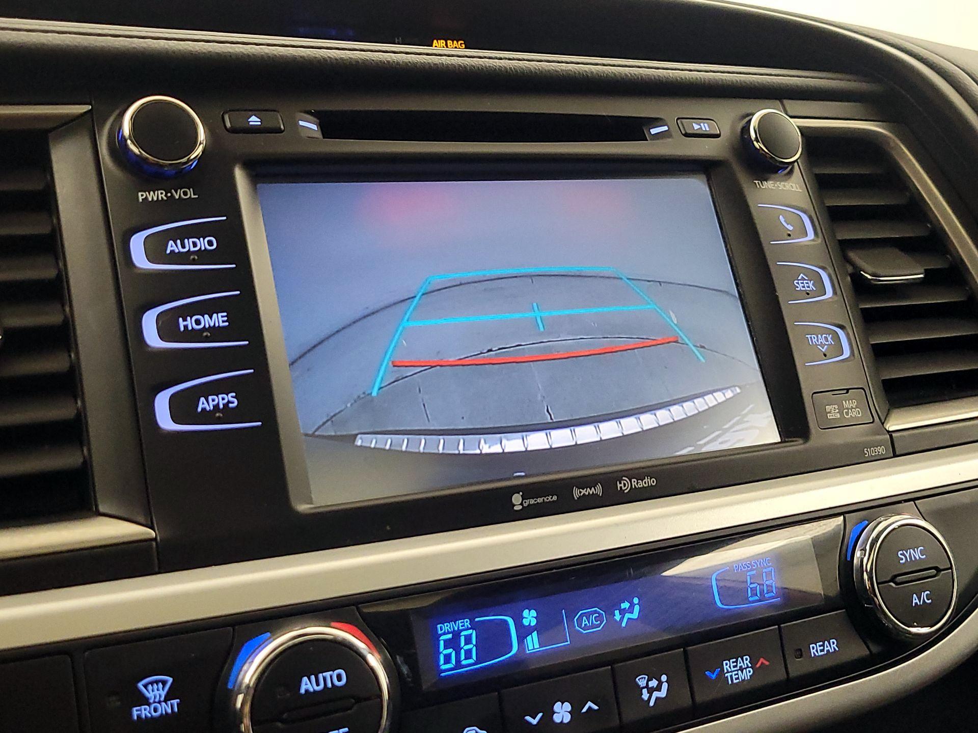 Thumbnail: 2019 Toyota Highlander - 14