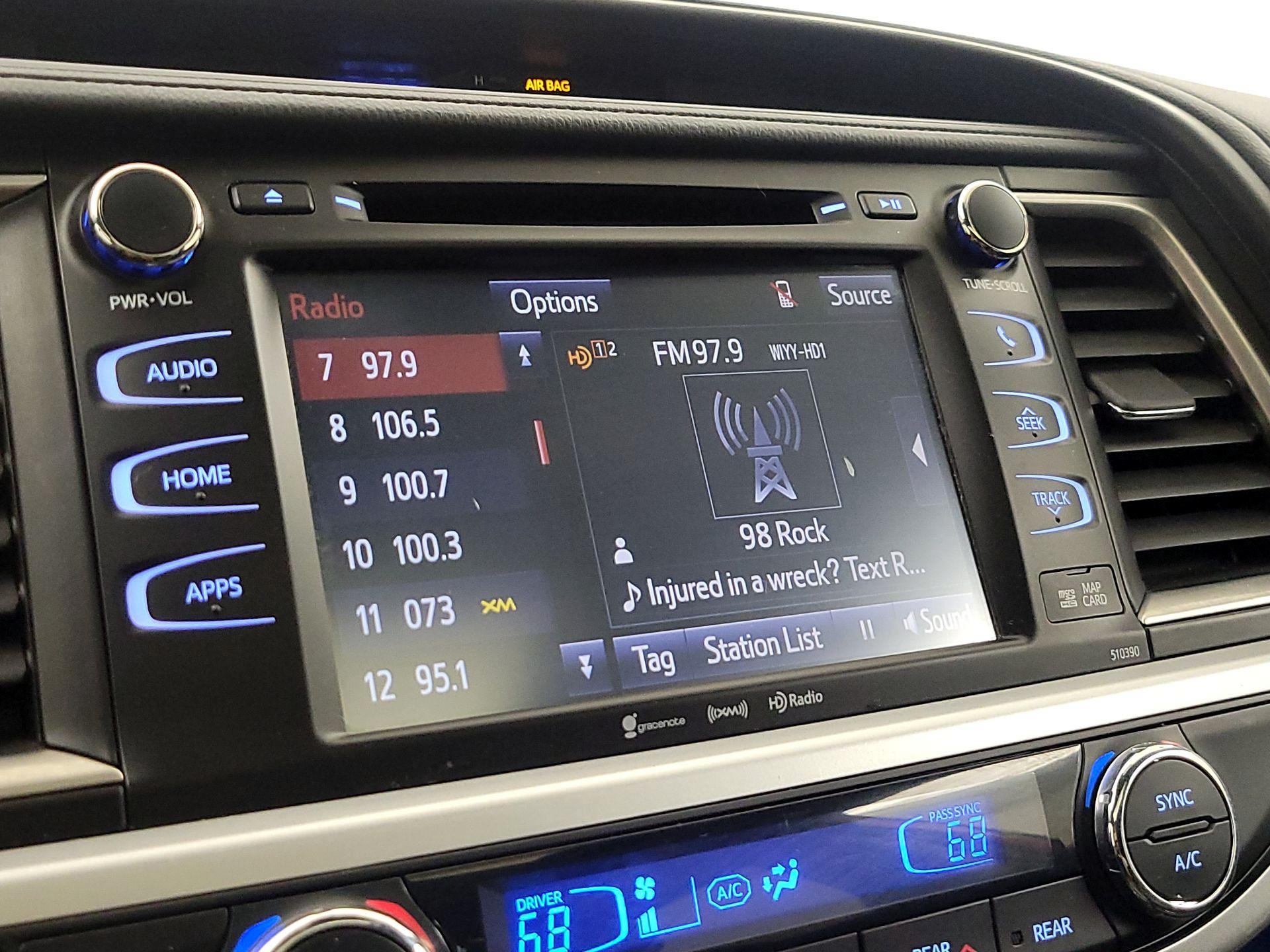 Thumbnail: 2019 Toyota Highlander - 15