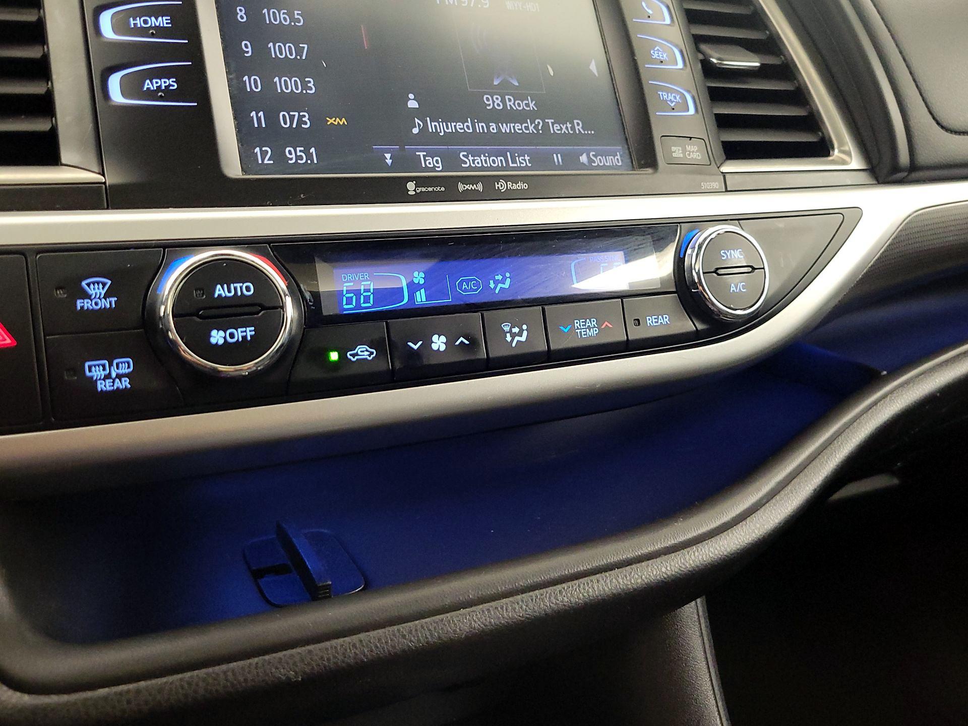 Thumbnail: 2019 Toyota Highlander - 16