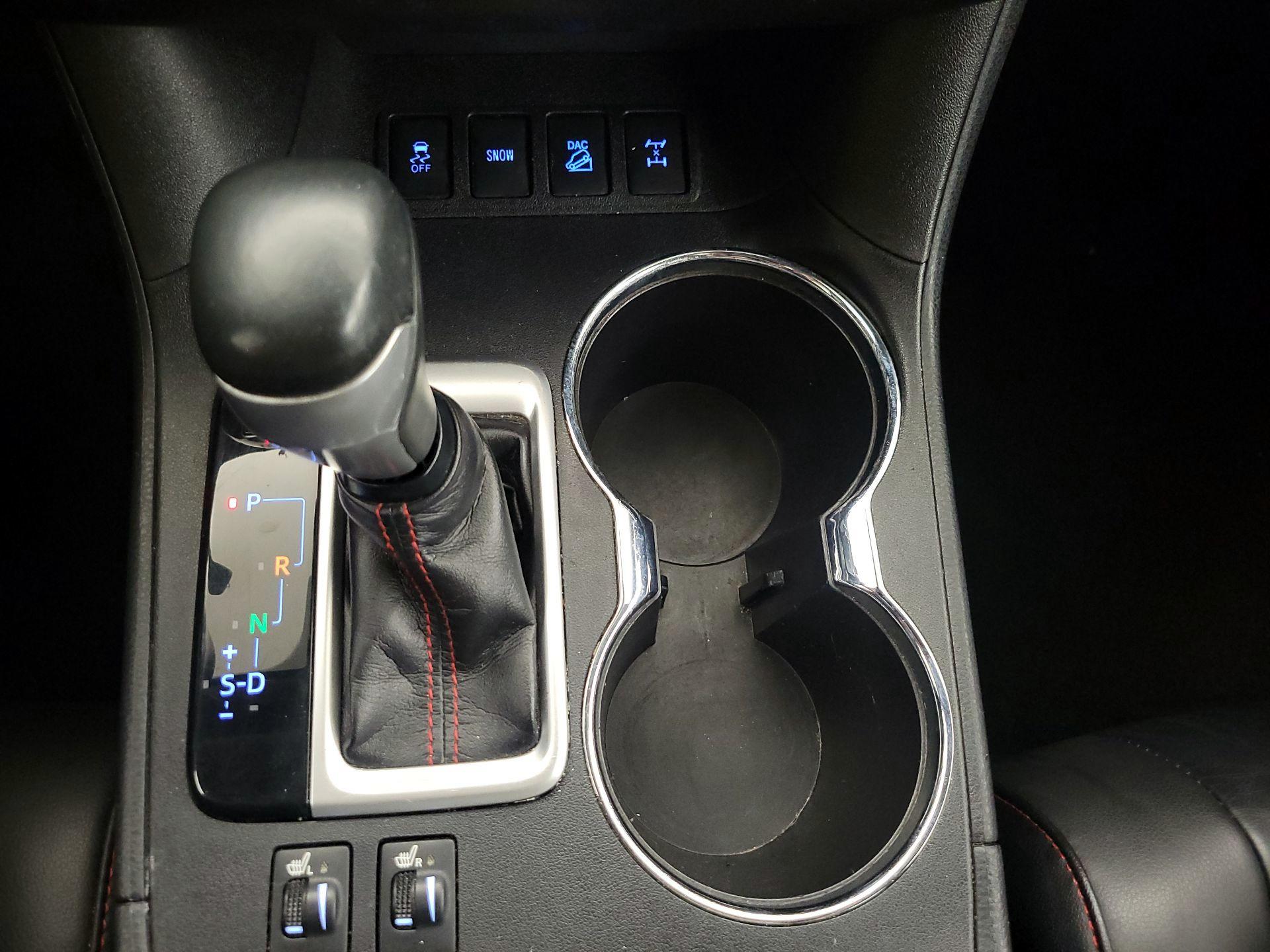 Thumbnail: 2019 Toyota Highlander - 17