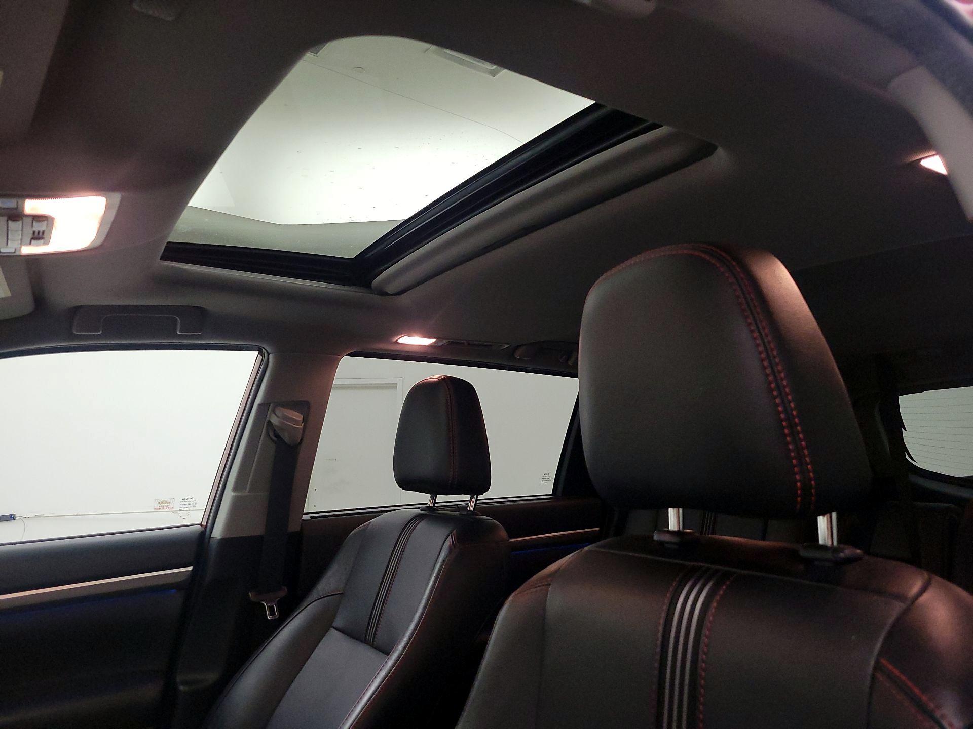 Thumbnail: 2019 Toyota Highlander - 19