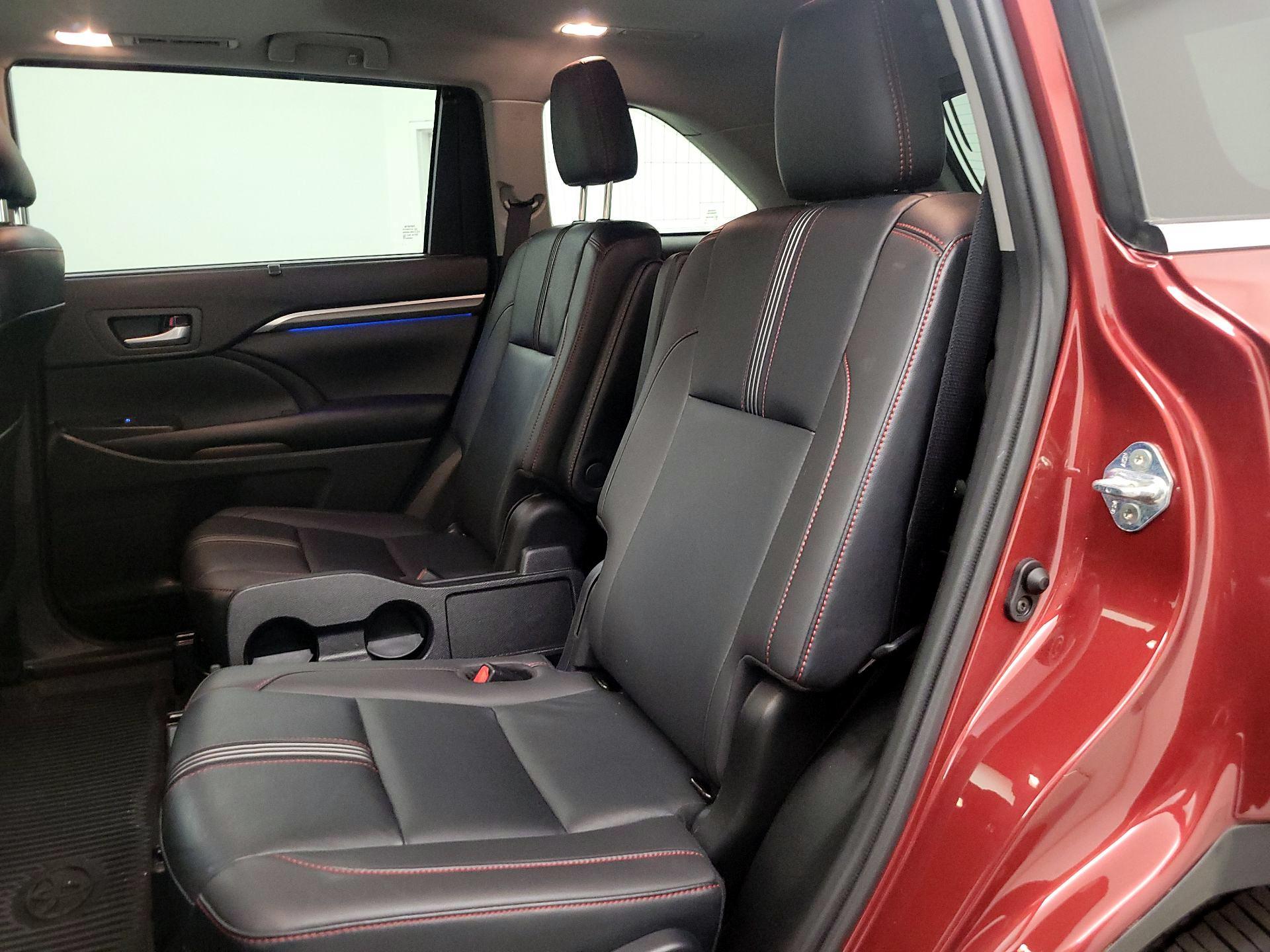Thumbnail: 2019 Toyota Highlander - 20