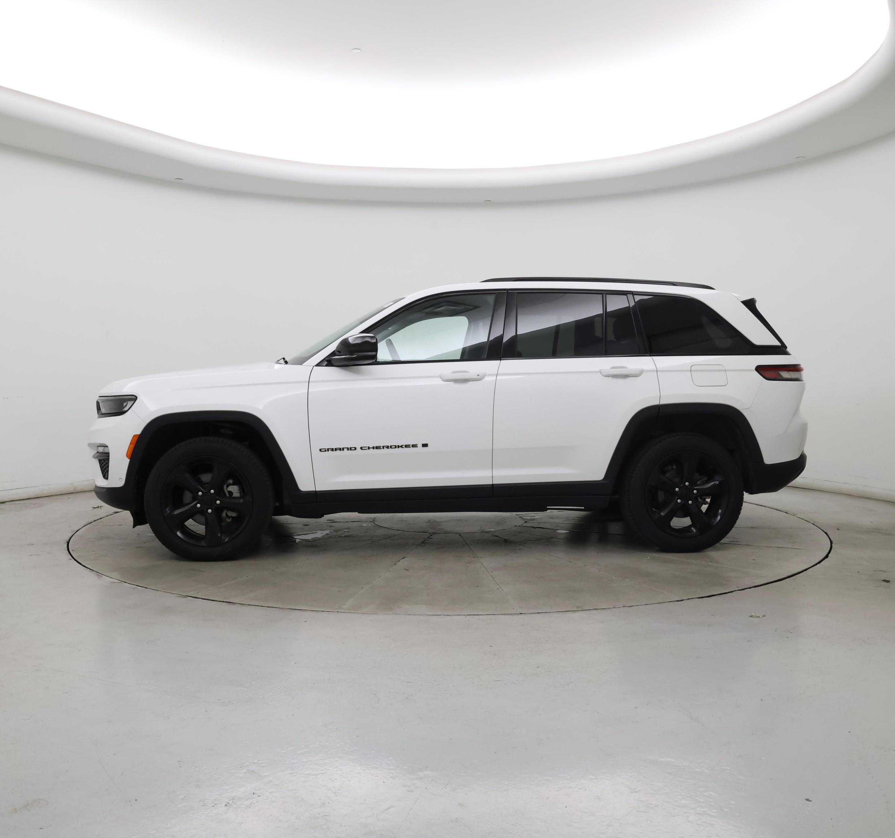 Thumbnail: 2023 Jeep Grand Cherokee - 3