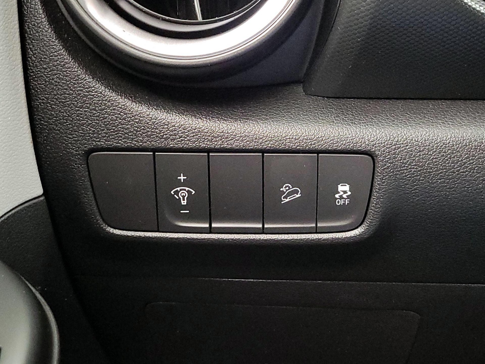 2023 Hyundai Kona SEL - Photo 14