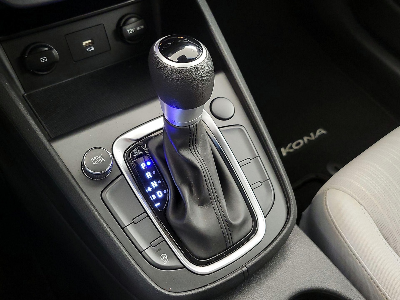 2023 Hyundai Kona SEL - Photo 18