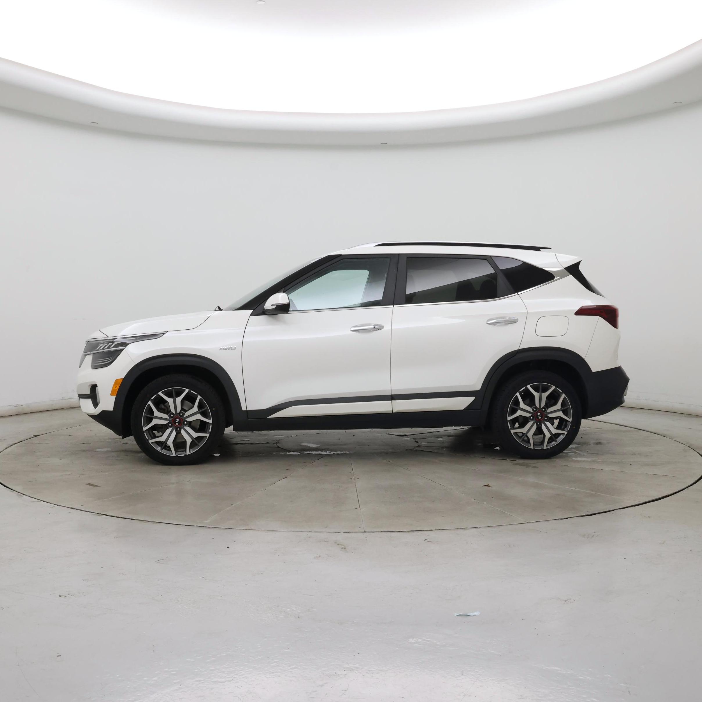 Thumbnail: 2021 Kia Seltos - 3
