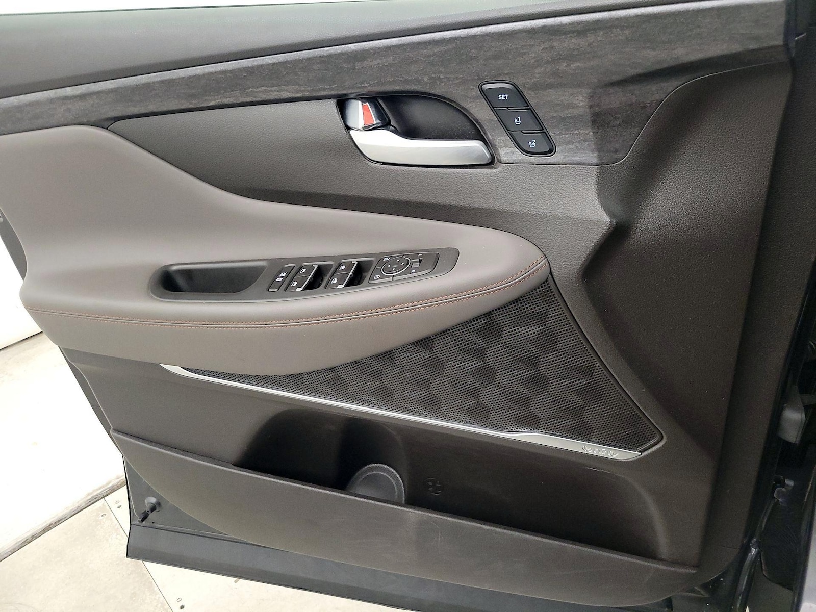 2020 Hyundai Santa Fe Limited - Photo 13
