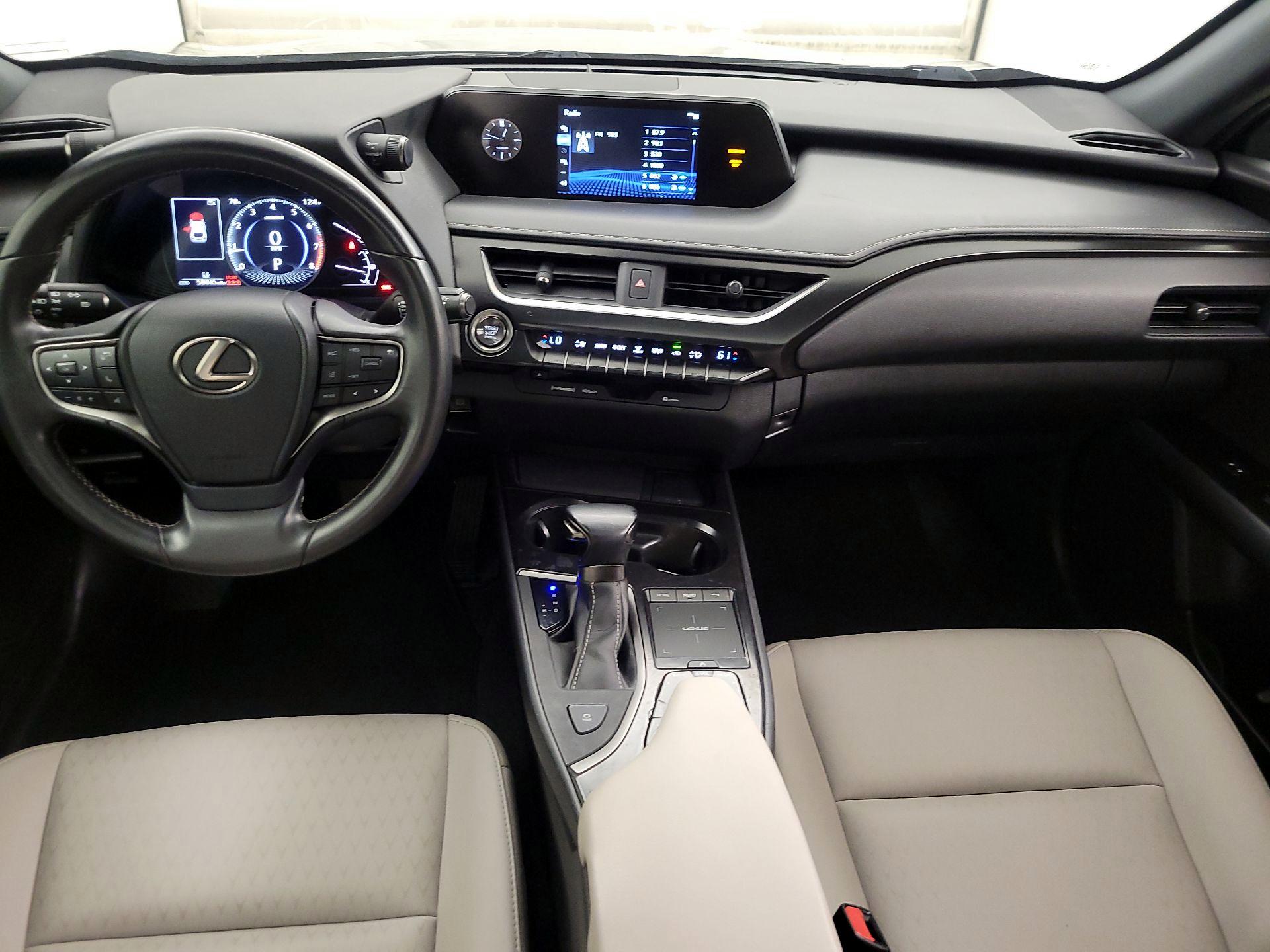 Thumbnail: 2022 Lexus UX - 9