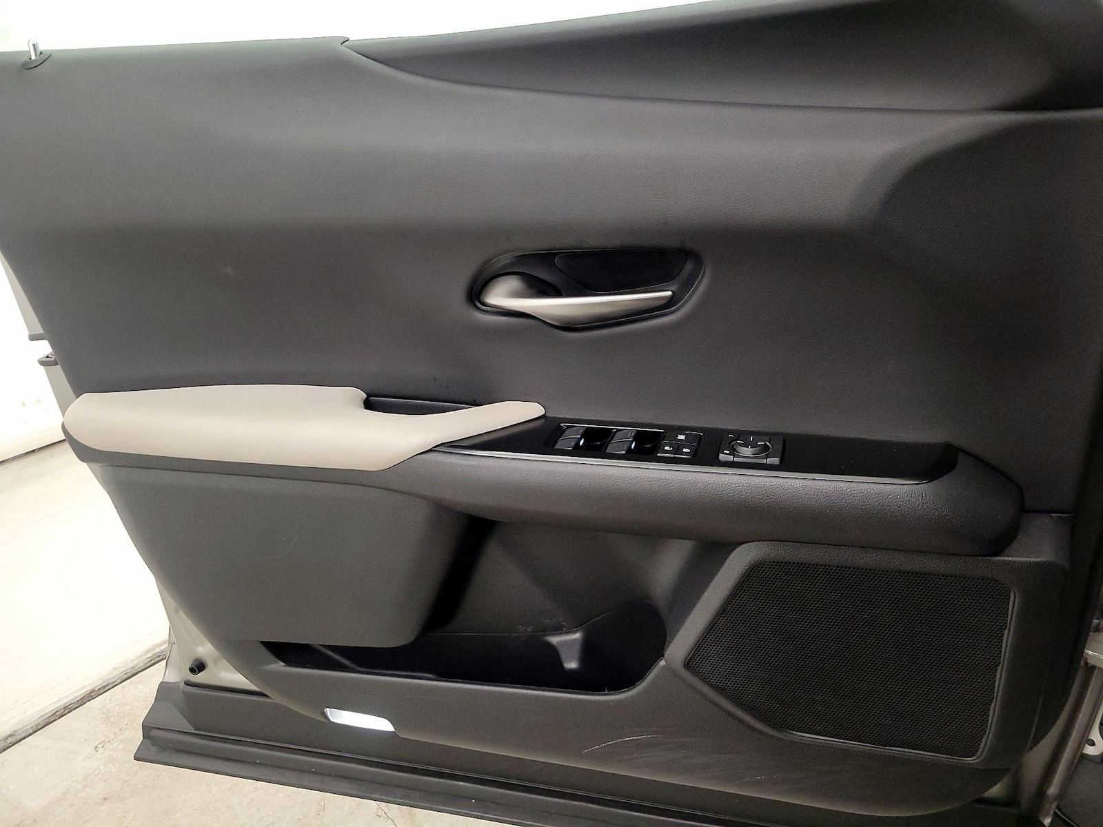2022 Lexus UX 200 - Photo 13