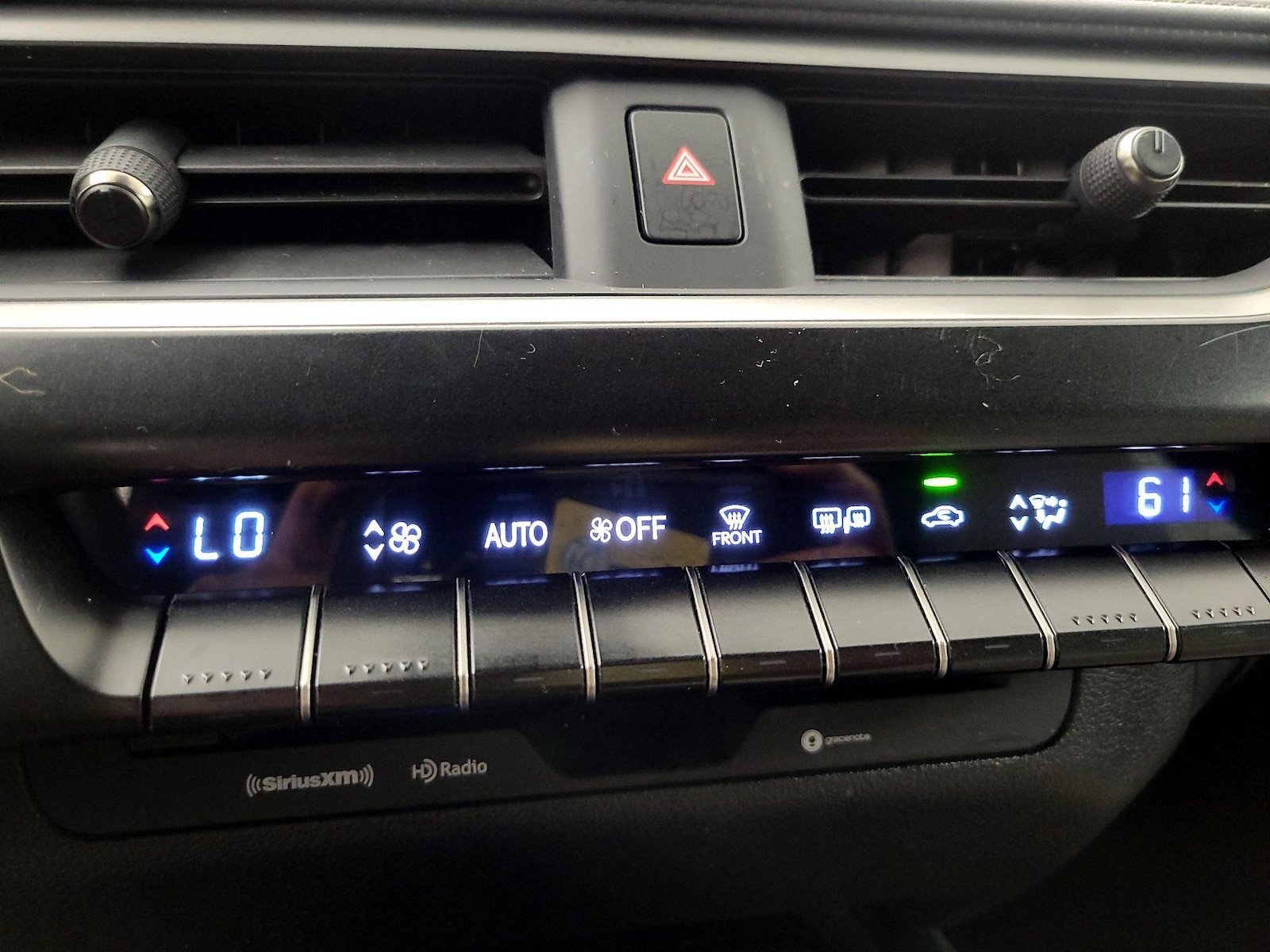 2022 Lexus UX 200 - Photo 16