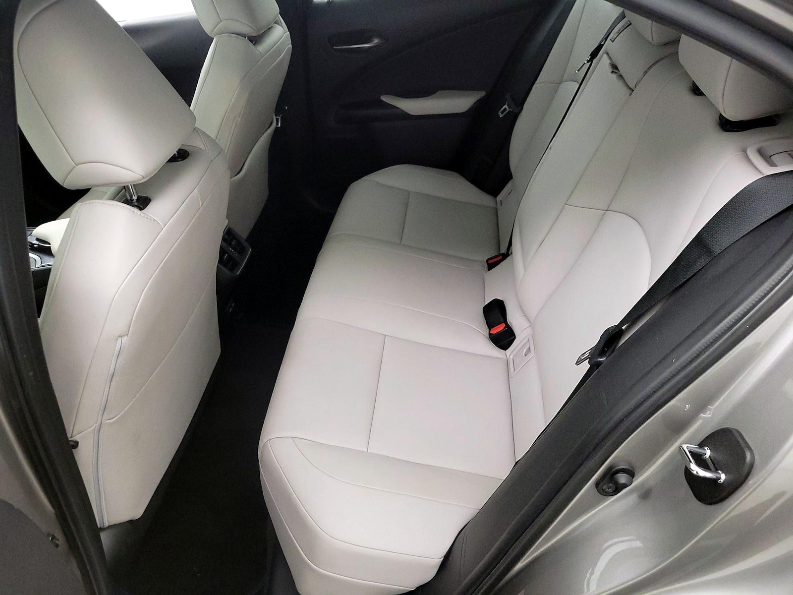 2022 Lexus UX 200 - Photo 19