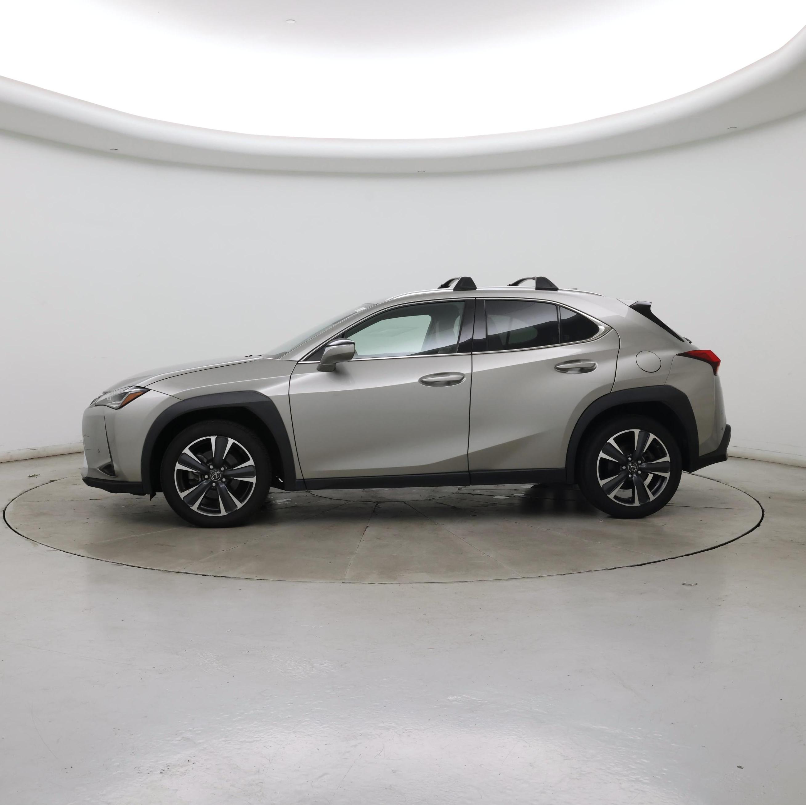 Thumbnail: 2022 Lexus UX - 3