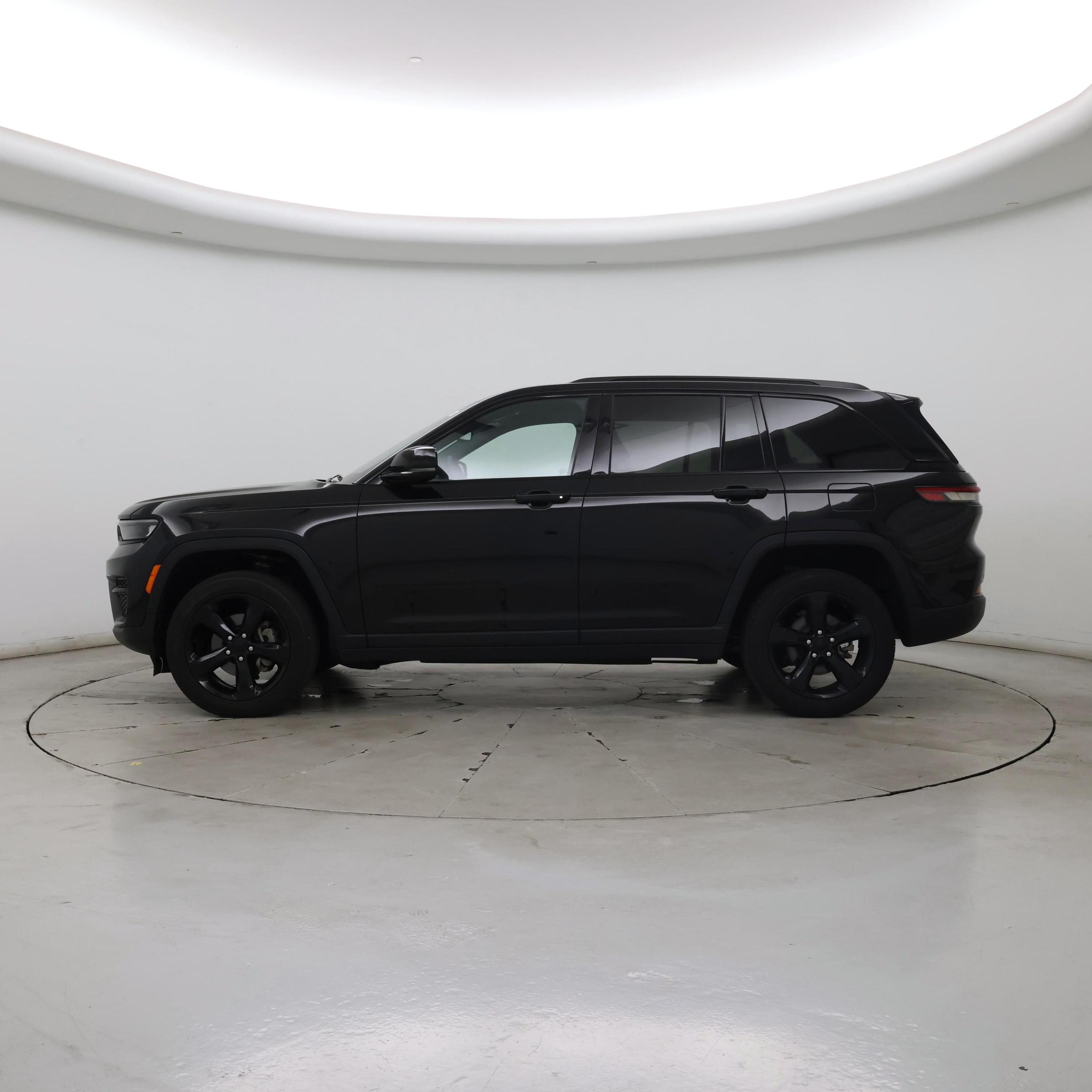 Thumbnail: 2024 Jeep Grand Cherokee - 3