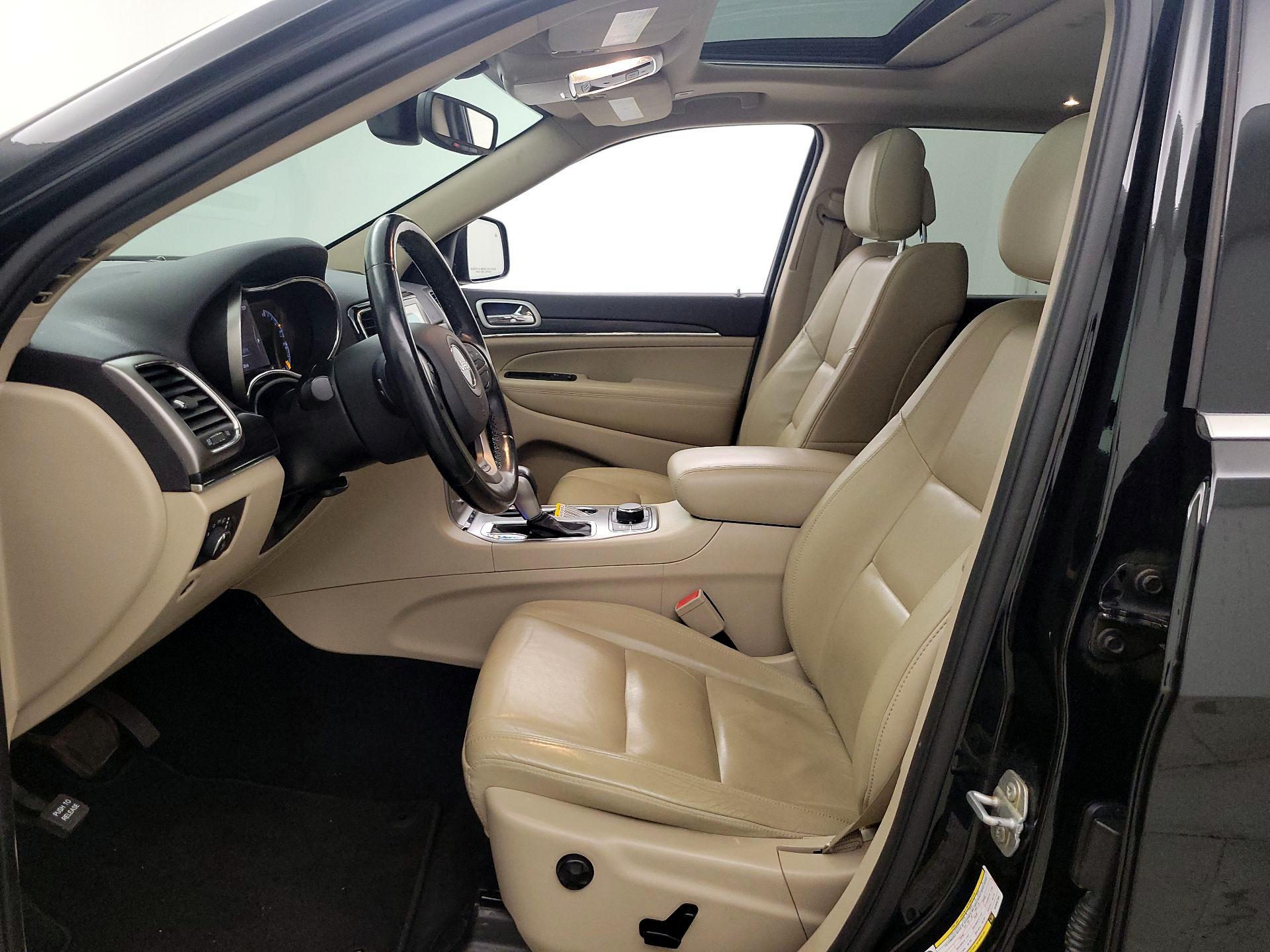 Thumbnail: 2019 Jeep Grand Cherokee - 11