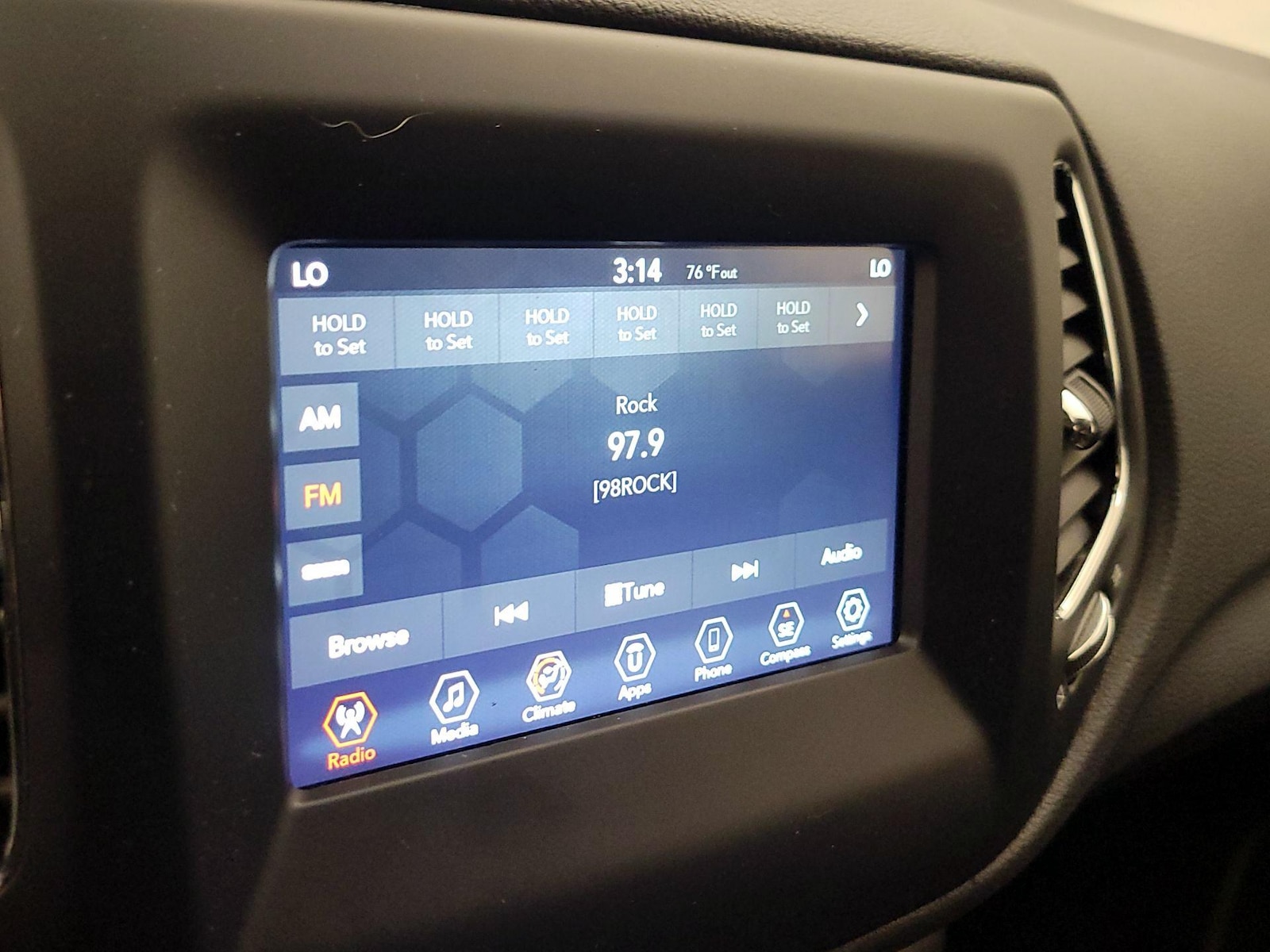 2021 Jeep Compass Latitude - Photo 17